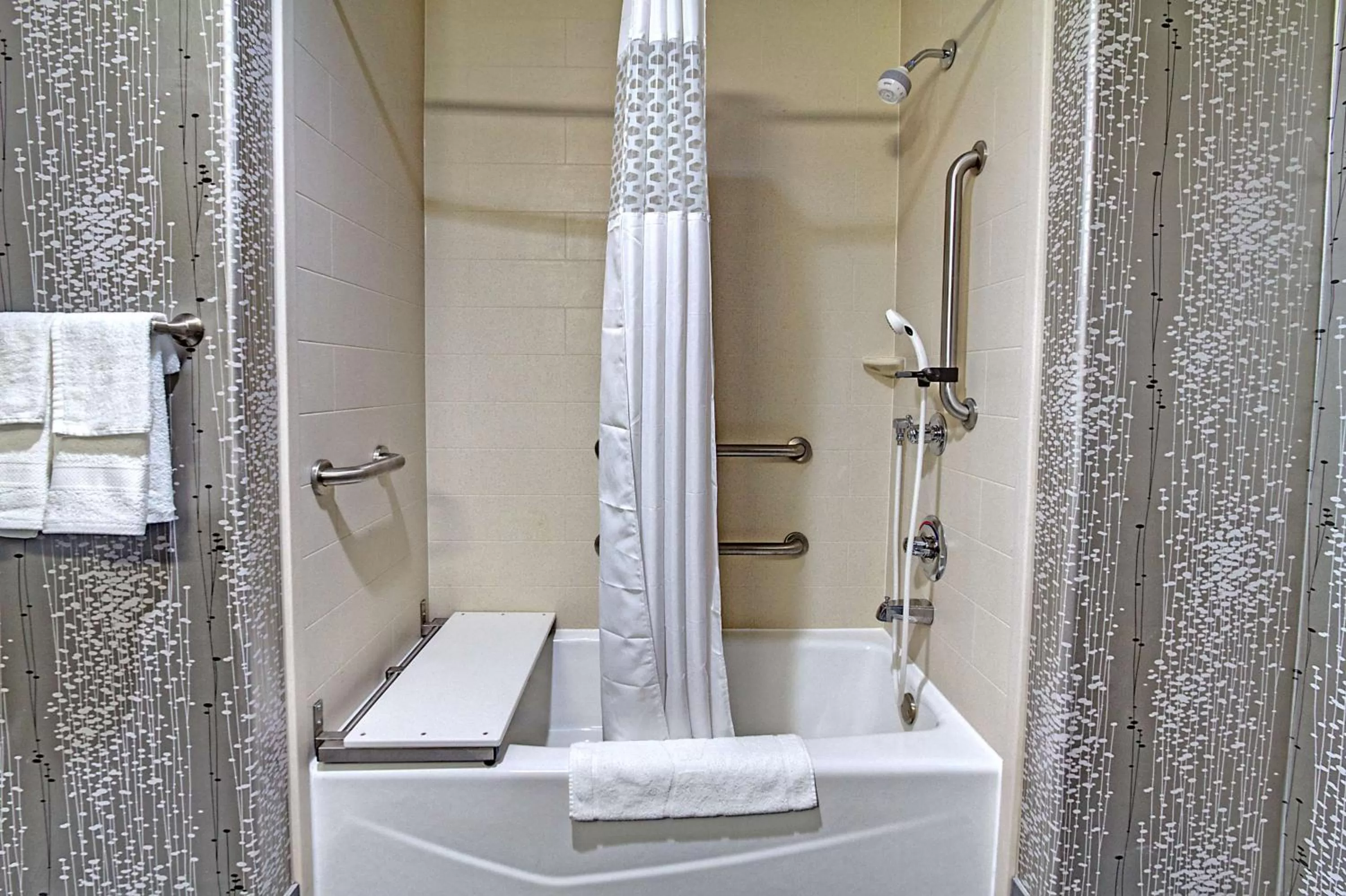 Bathroom in Hampton Inn and Suites Ada