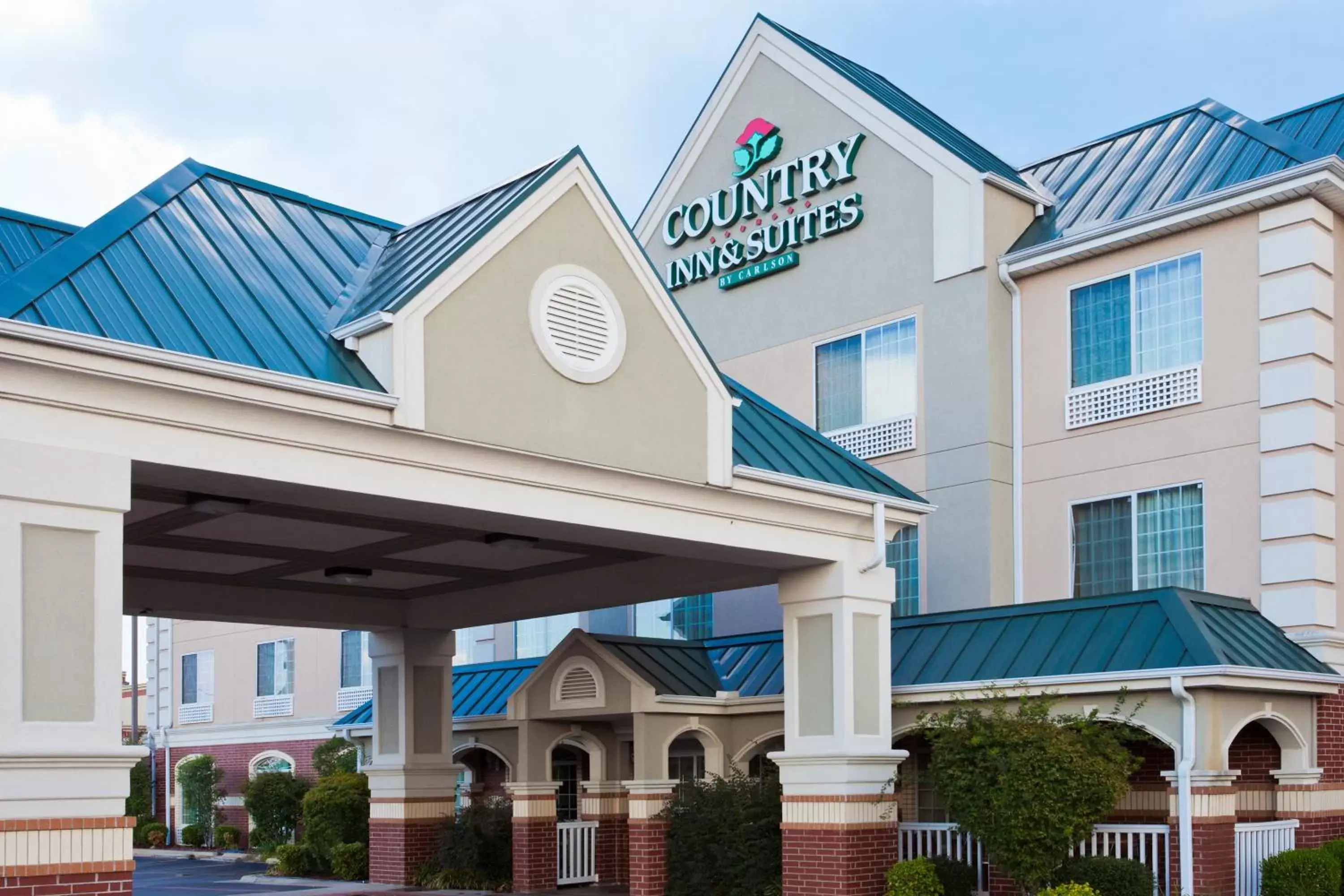 Facade/entrance, Property Building in Country Inn & Suites by Radisson, Hot Springs, AR