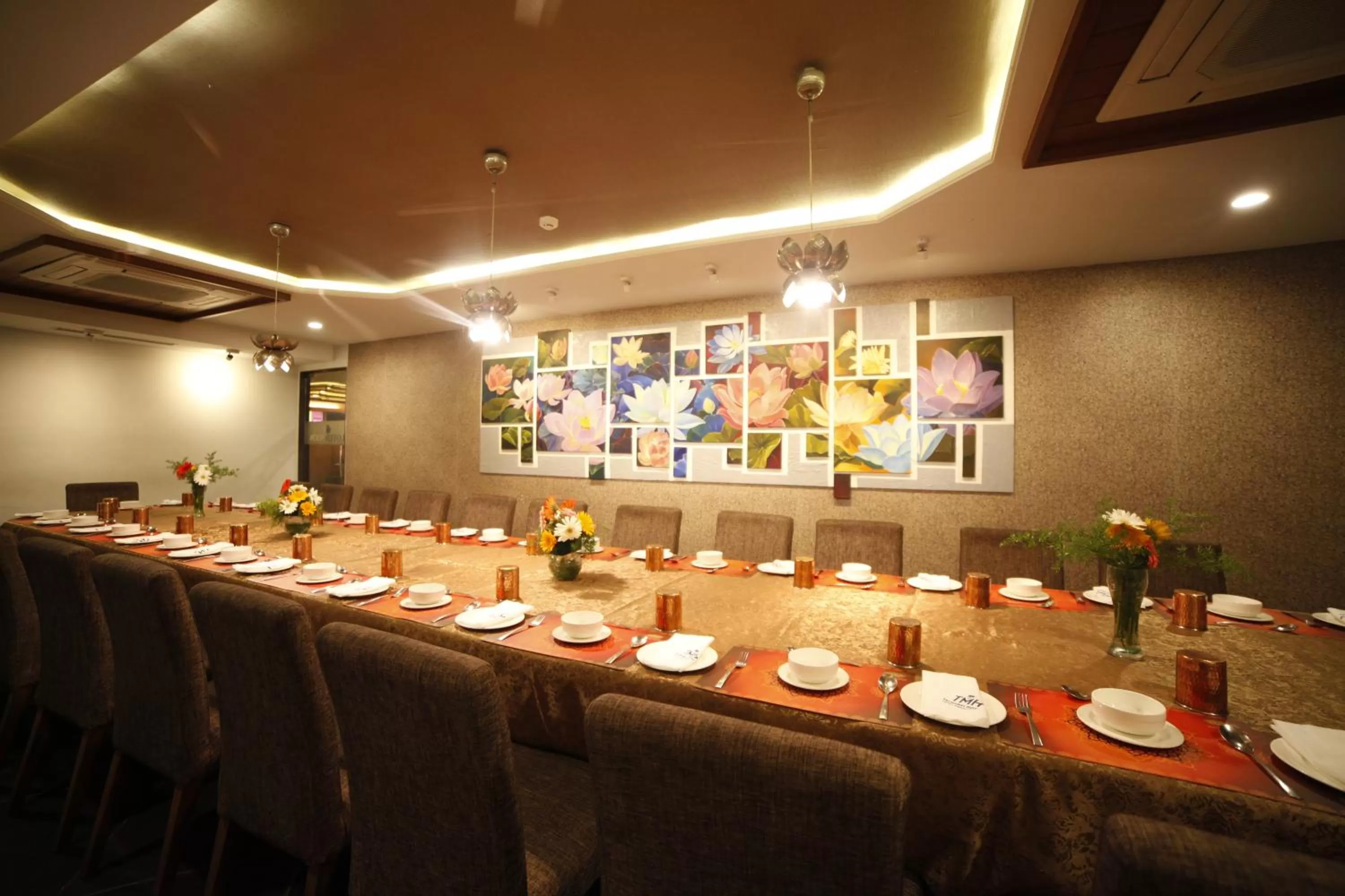 Food and drinks in Taj Mahal Hotel