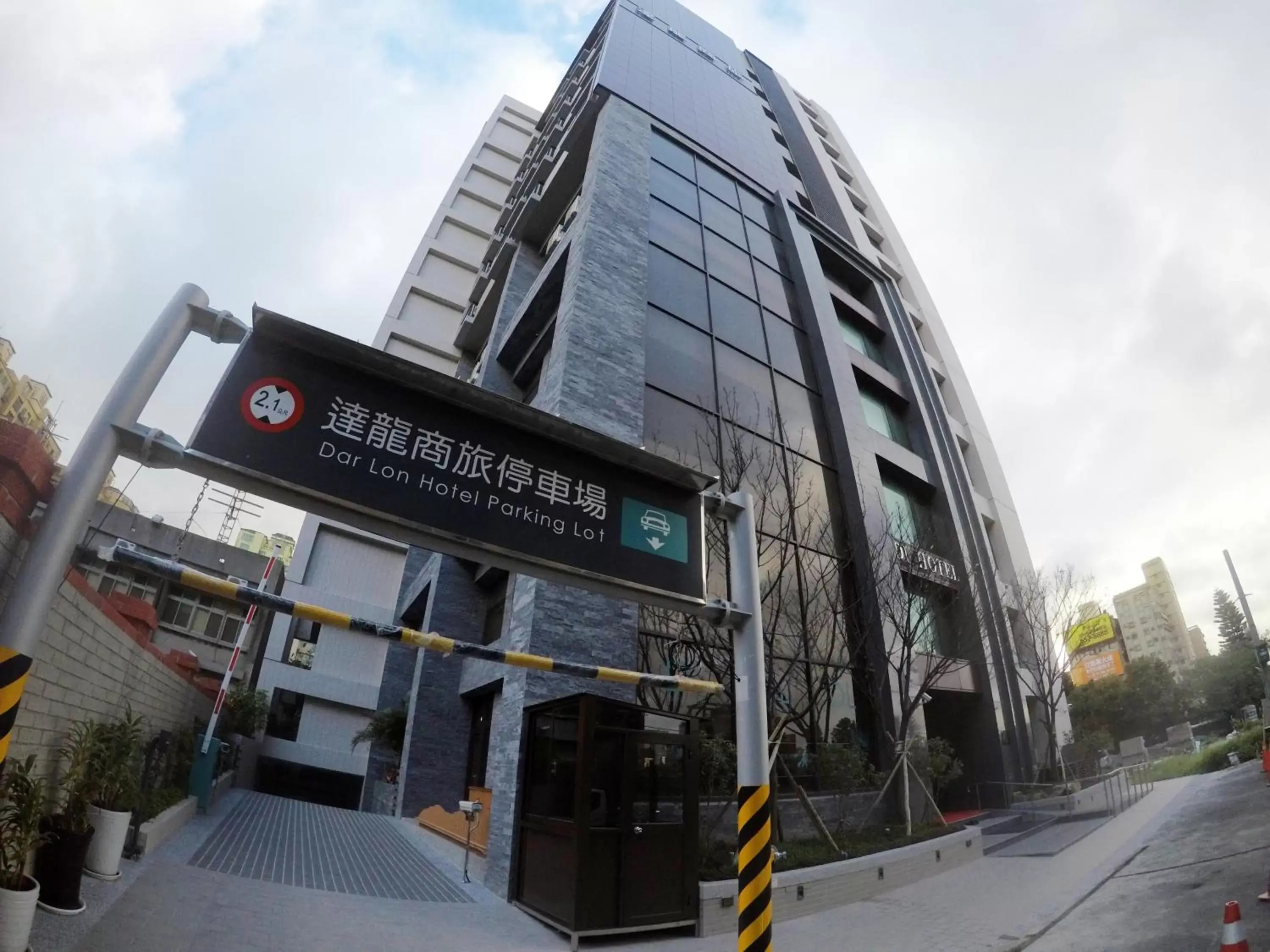 Property building in Darlon Hotel Property building in Darlon Hotel