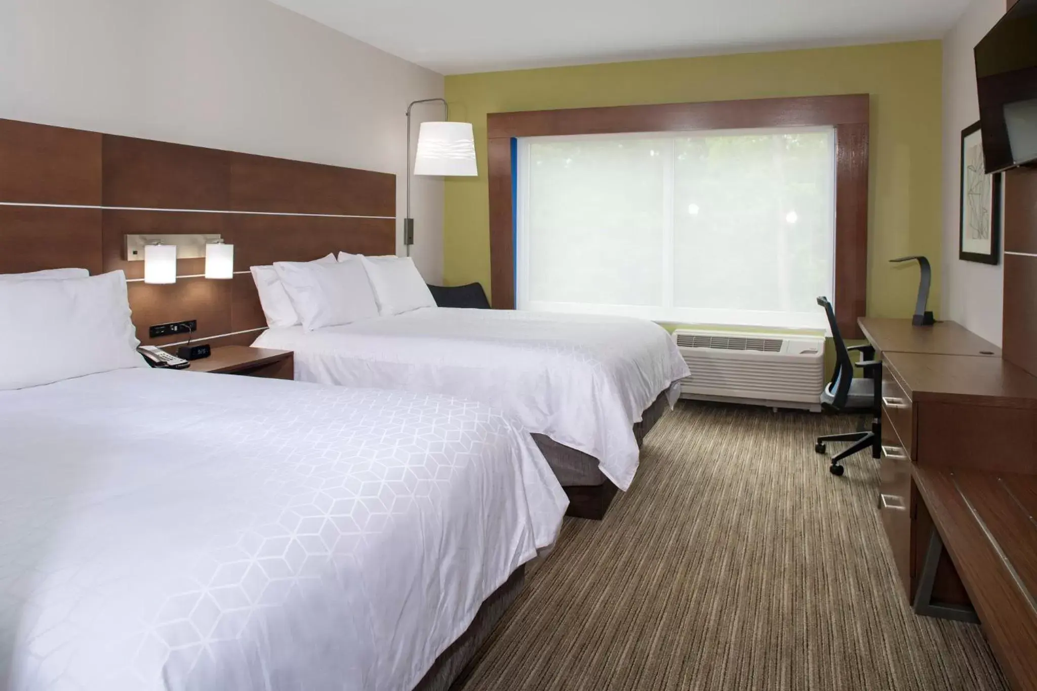 Photo of the whole room, Bed in Holiday Inn Express & Suites - King George - Dahlgren, an IHG Hotel