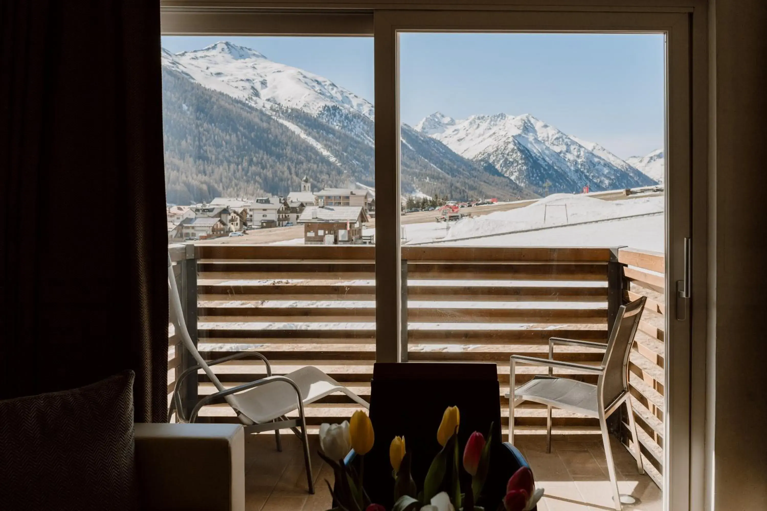 Balcony/Terrace, Mountain View in Hotel Lac Salin Spa & Mountain Resort