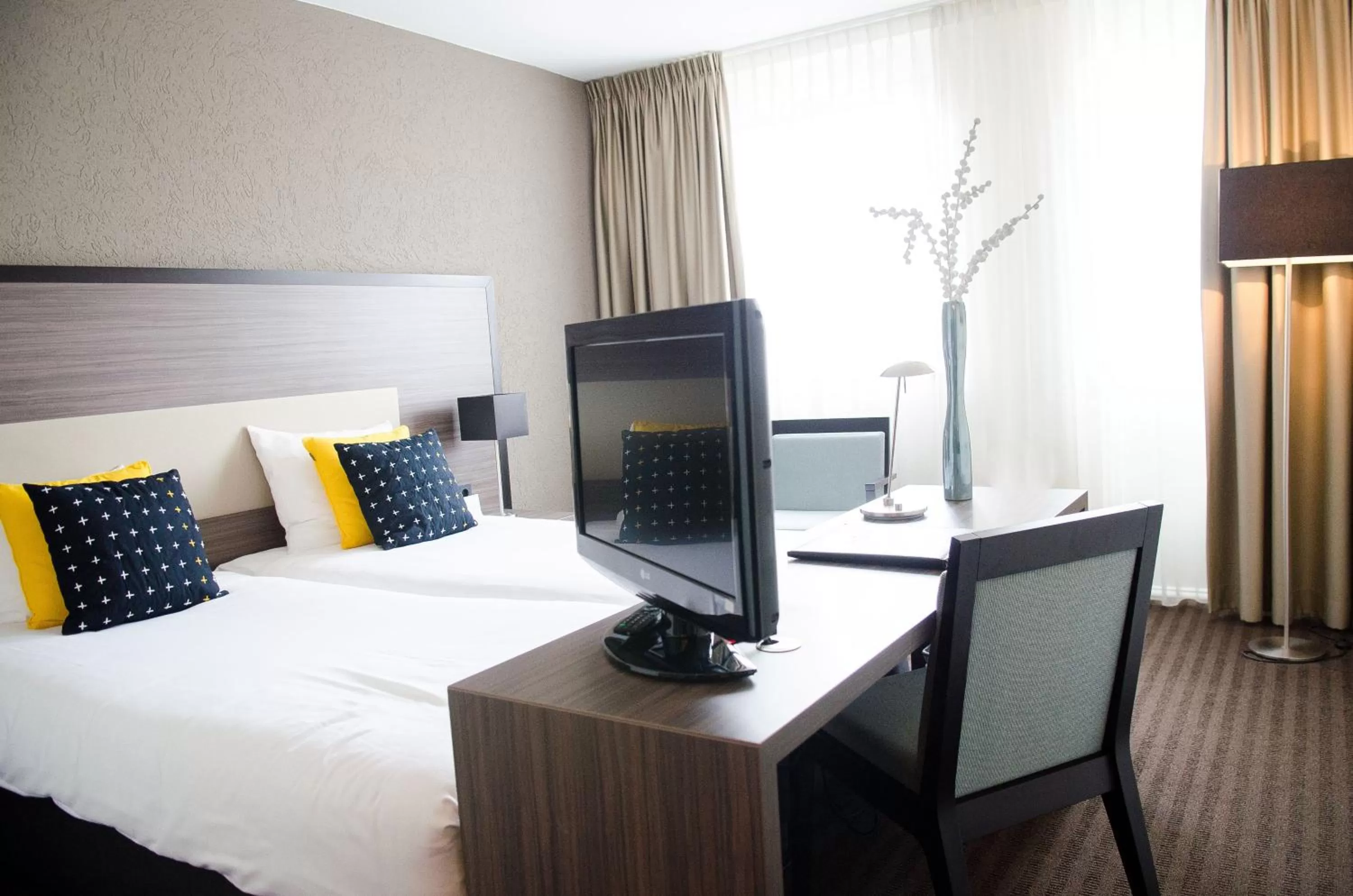 TV and multimedia, Bed in Fletcher Hotel-Restaurant Weert