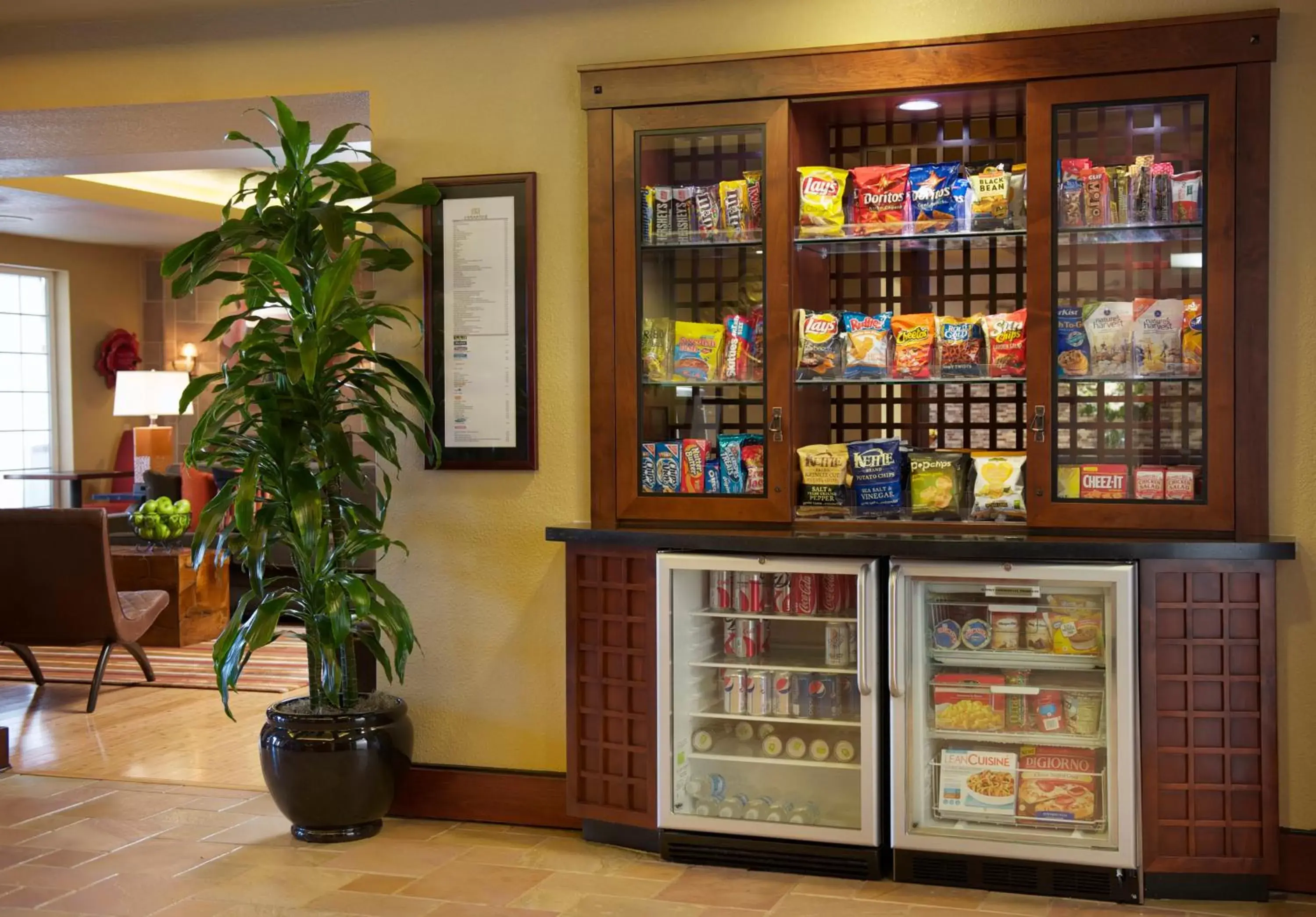 On-site shops, Supermarket/Shops in Larkspur Landing Roseville-An All-Suite Hotel