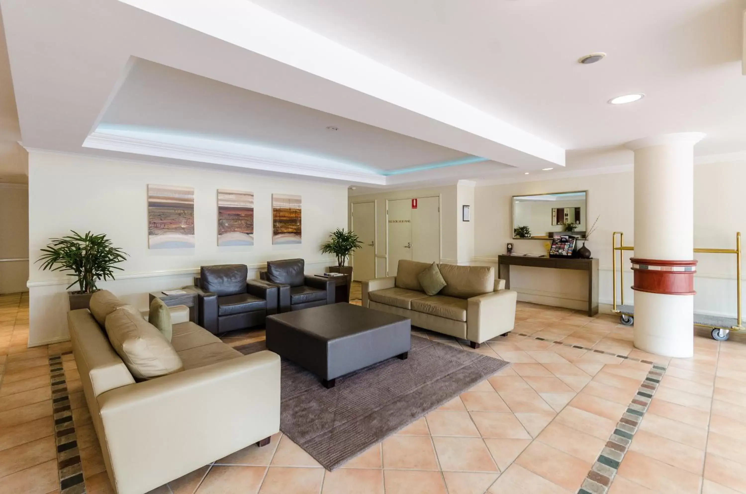 Lobby or reception in West End Central Apartments Lobby or reception in West End Central Apartments