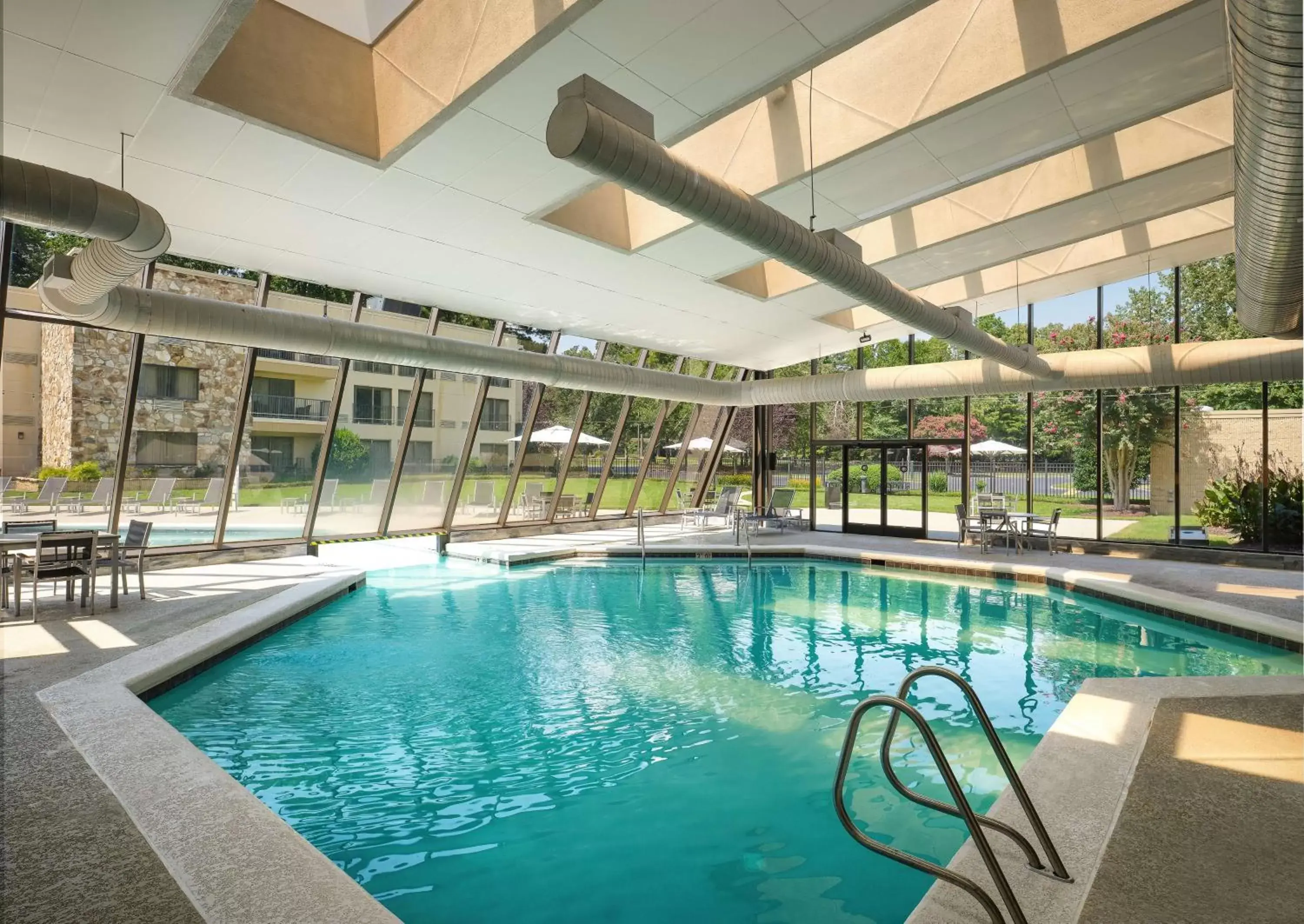 Swimming Pool in Doubletree by Hilton Hotel Williamsburg