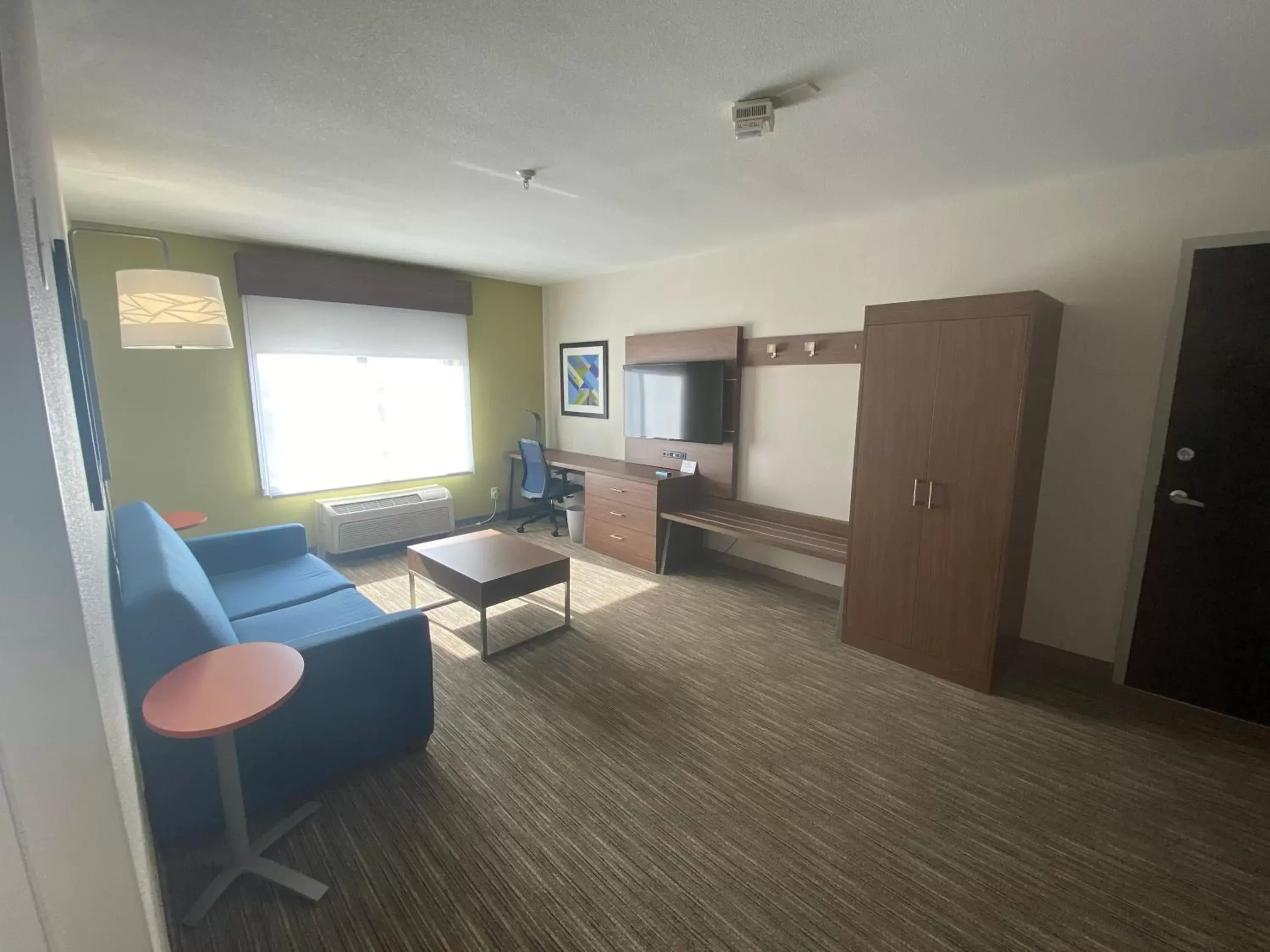 One-Bedroom Suite in Holiday Inn Express & Suites Albuquerque Historic Old Town, an IHG Hotel