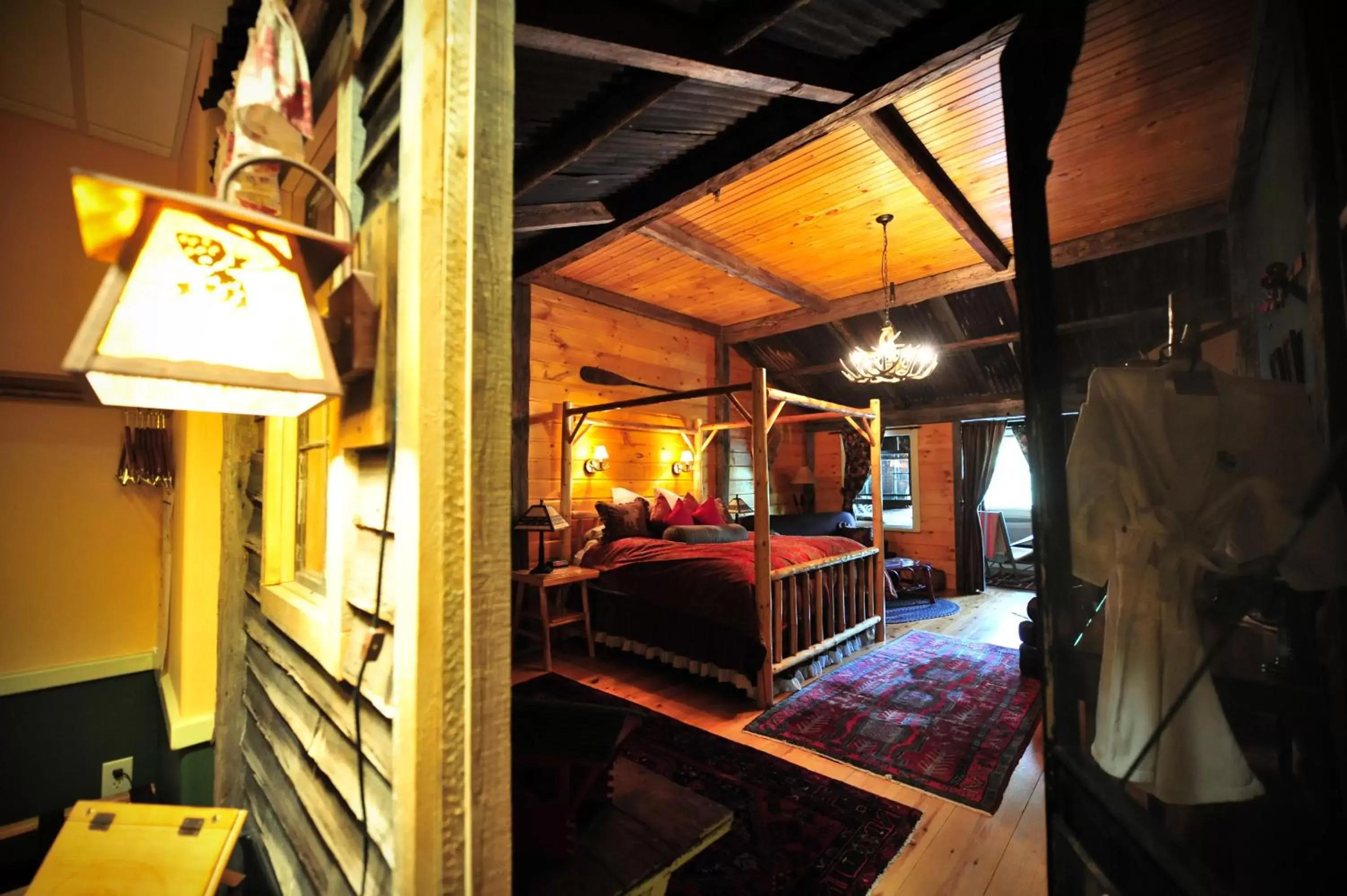 Deluxe King Suite in The Common Man Inn, Spa & Lodge Deluxe King Suite in The Common Man Inn, Spa & Lodge