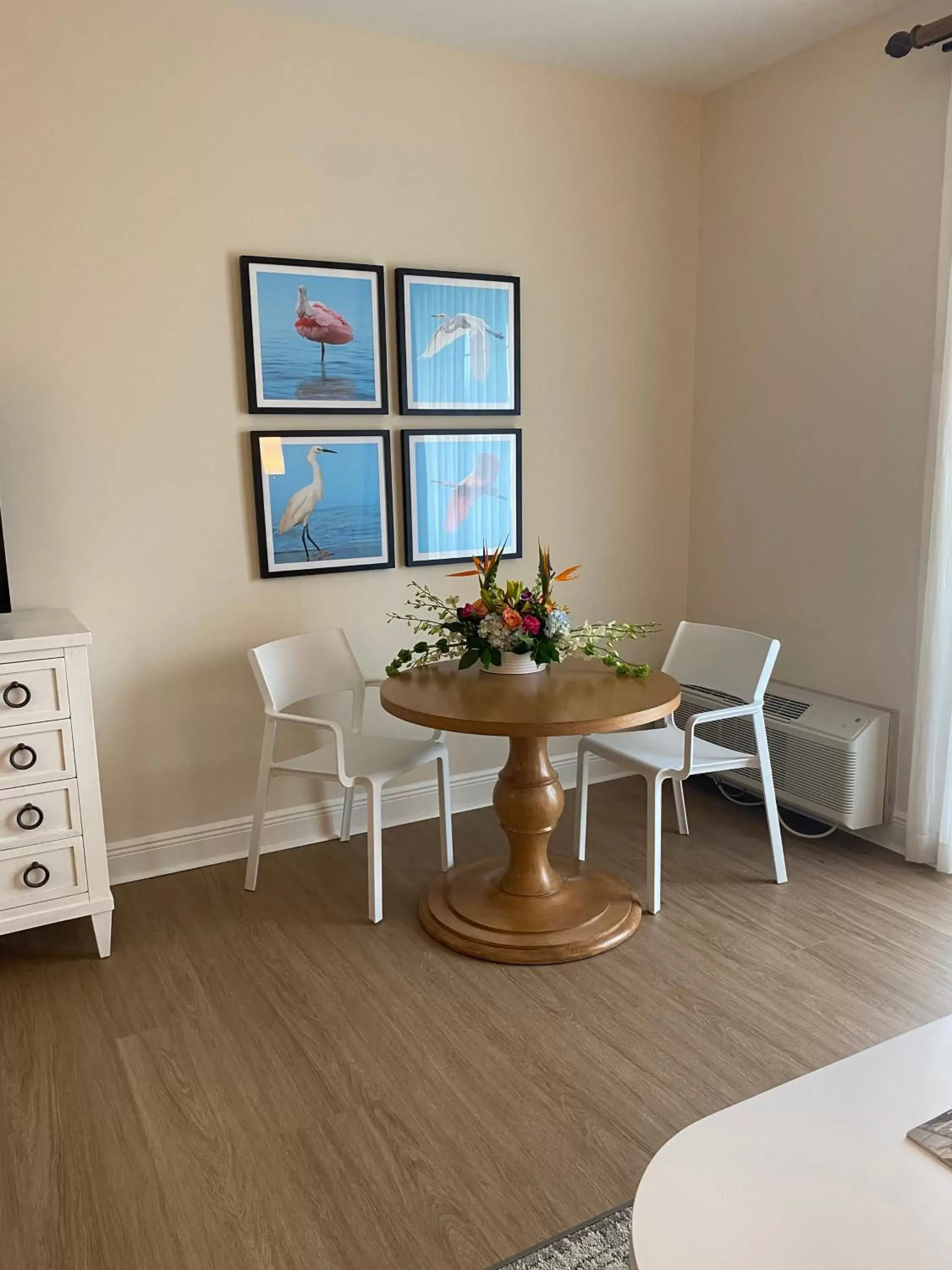 Decorative detail, Dining Area in The Capri Inn