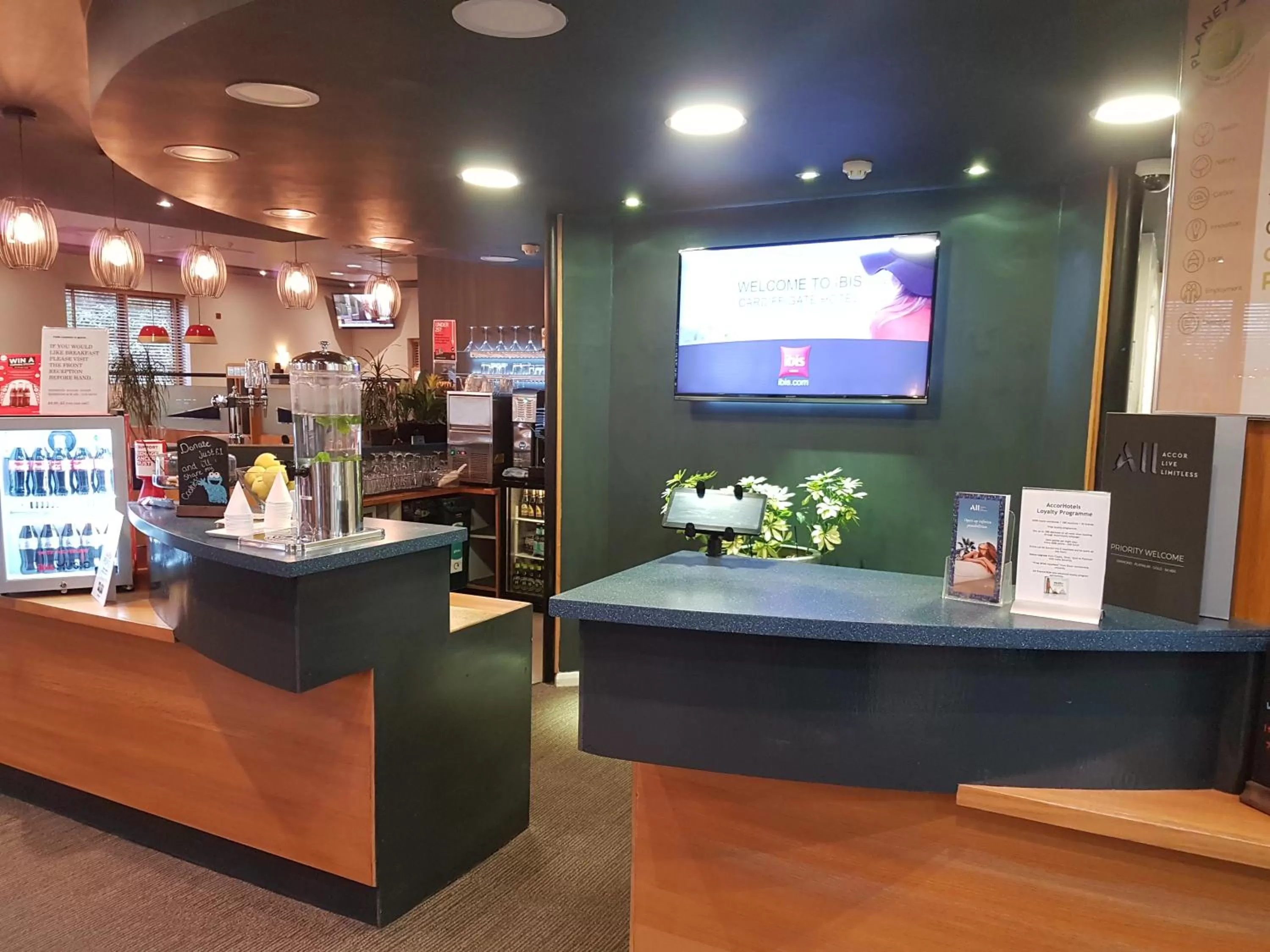 Lobby or reception in ibis Cardiff Gate - International Business Park
