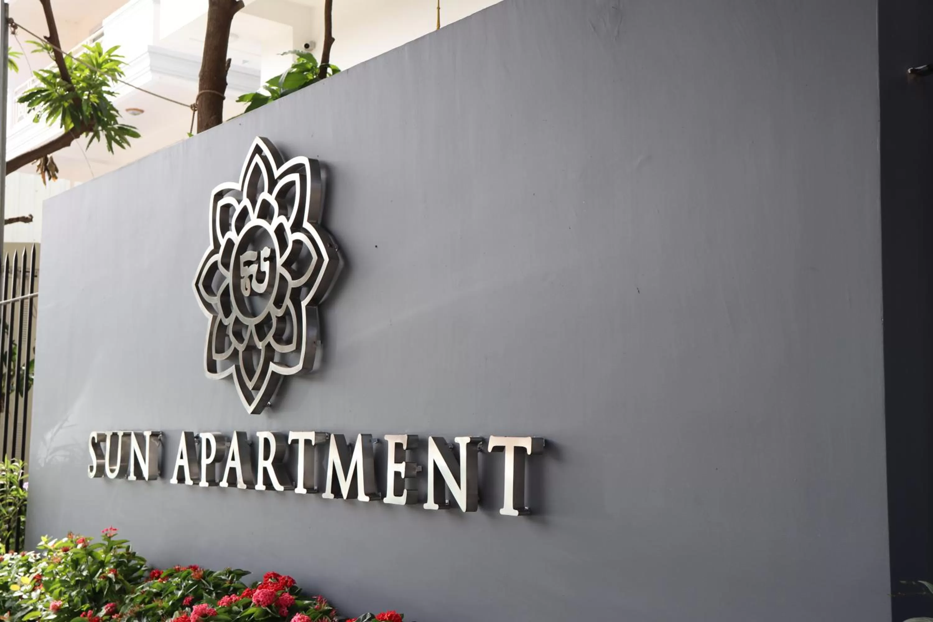 Logo/Certificate/Sign in Sun Apartment