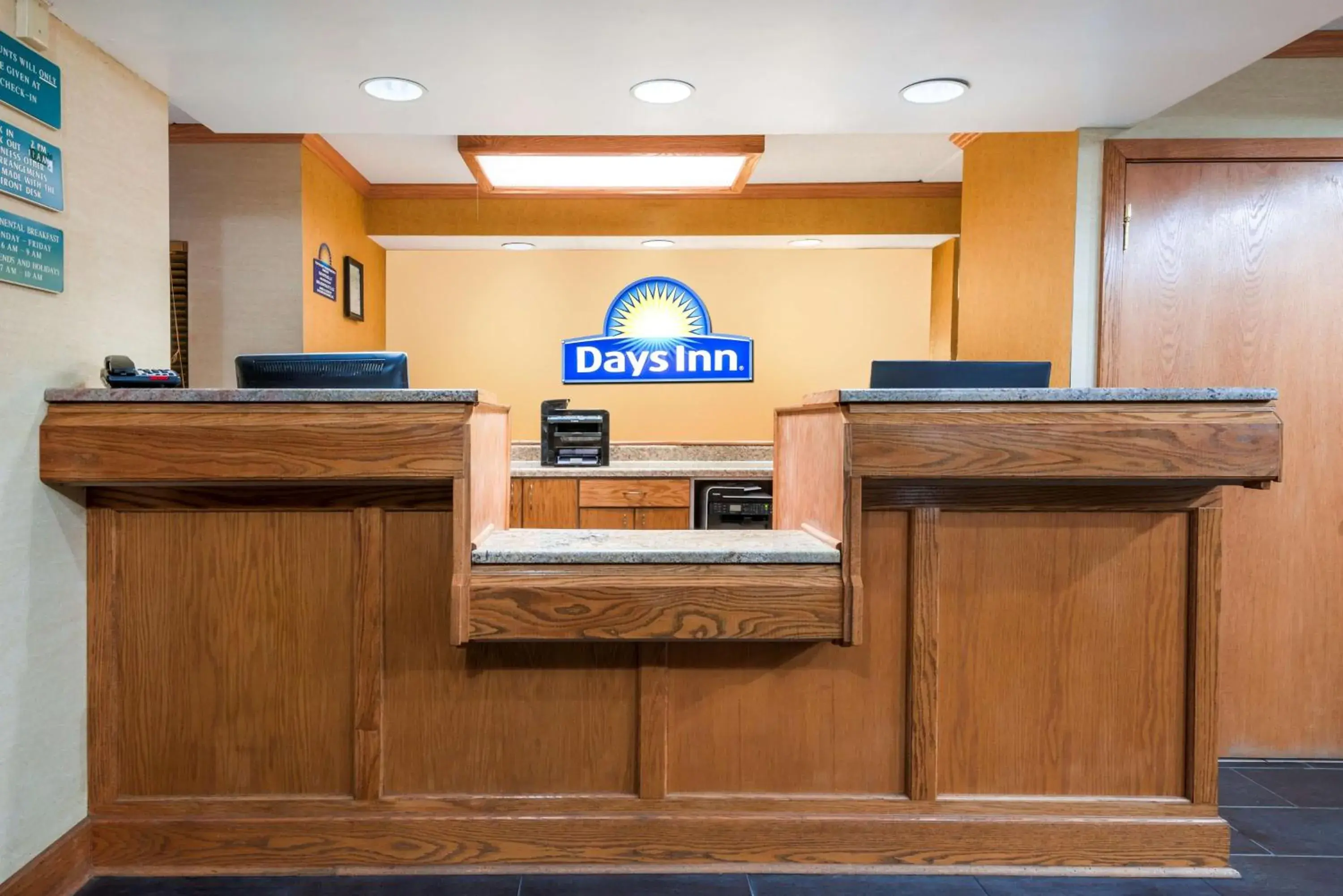 Lobby or reception in Days Inn by Wyndham Pittsburgh-Harmarville Lobby or reception in Days Inn by Wyndham Pittsburgh-Harmarville