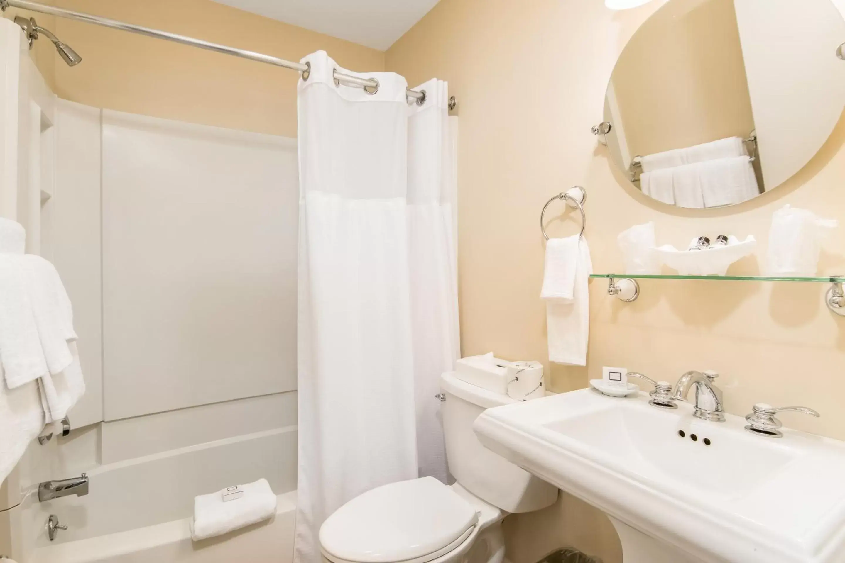 Bathroom in Grey Fox Inn