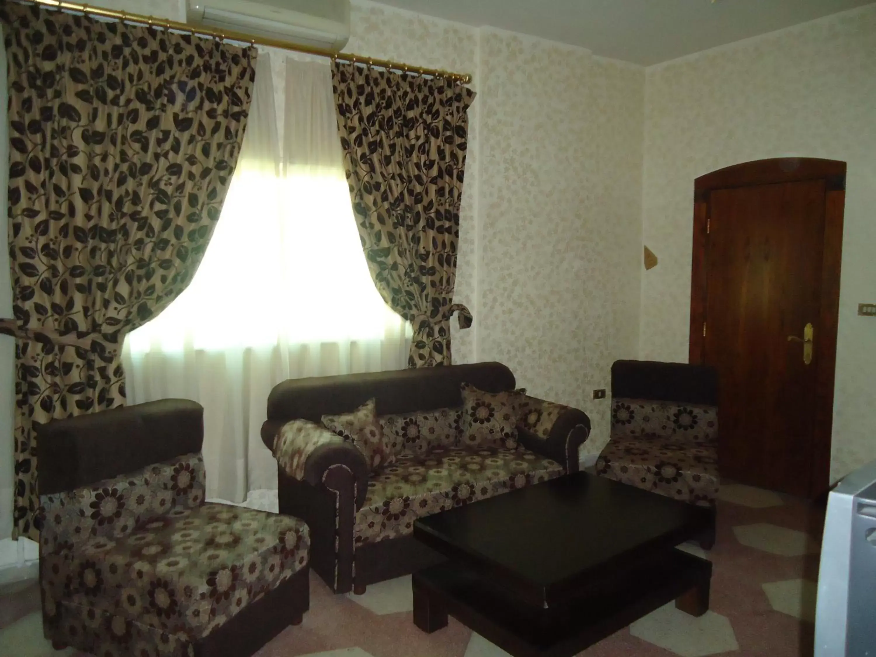 Living room, Seating Area in Arab Tower Hotel