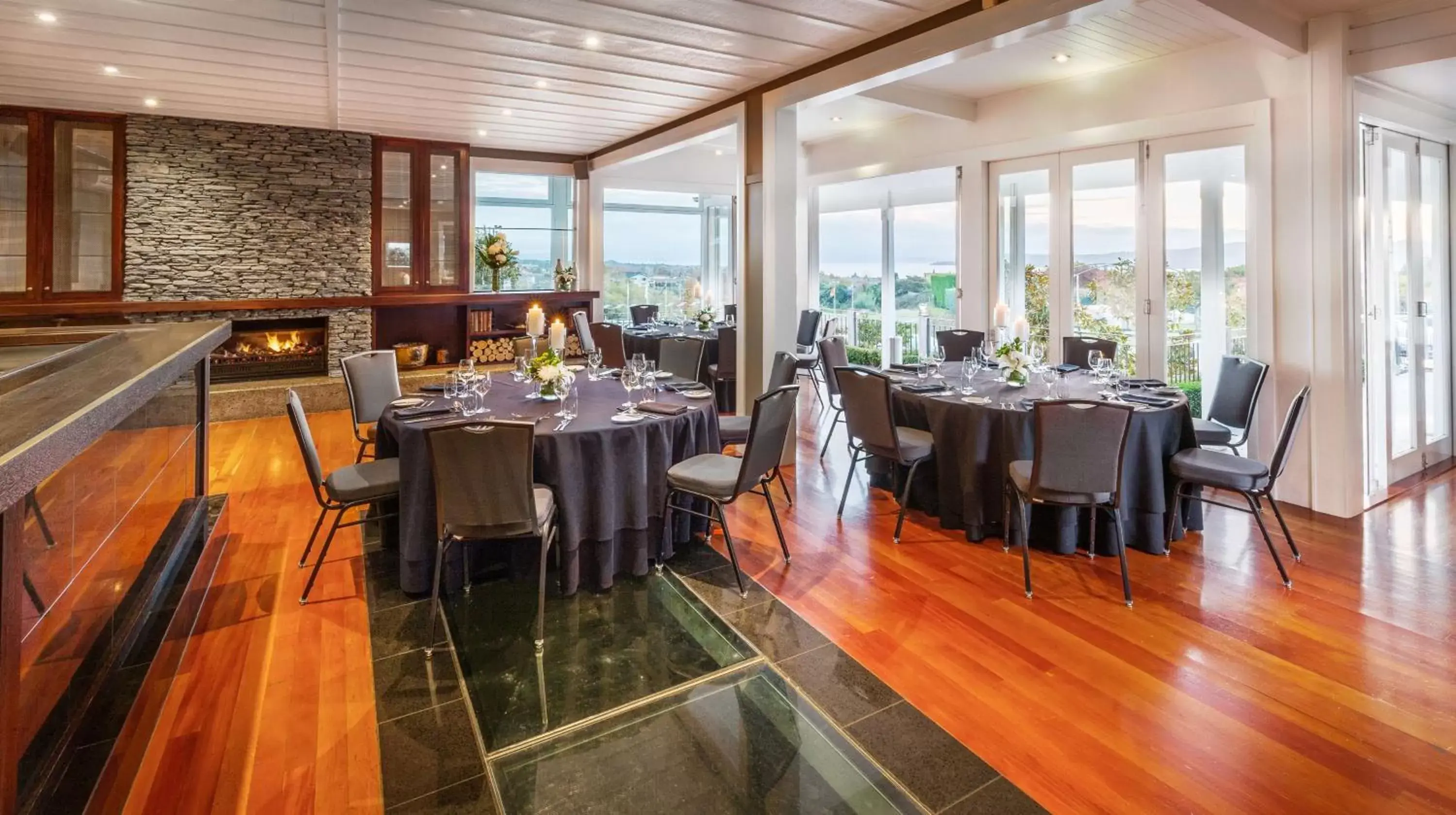 Meeting/conference room, Restaurant/Places to Eat in Hilton Lake Taupo
