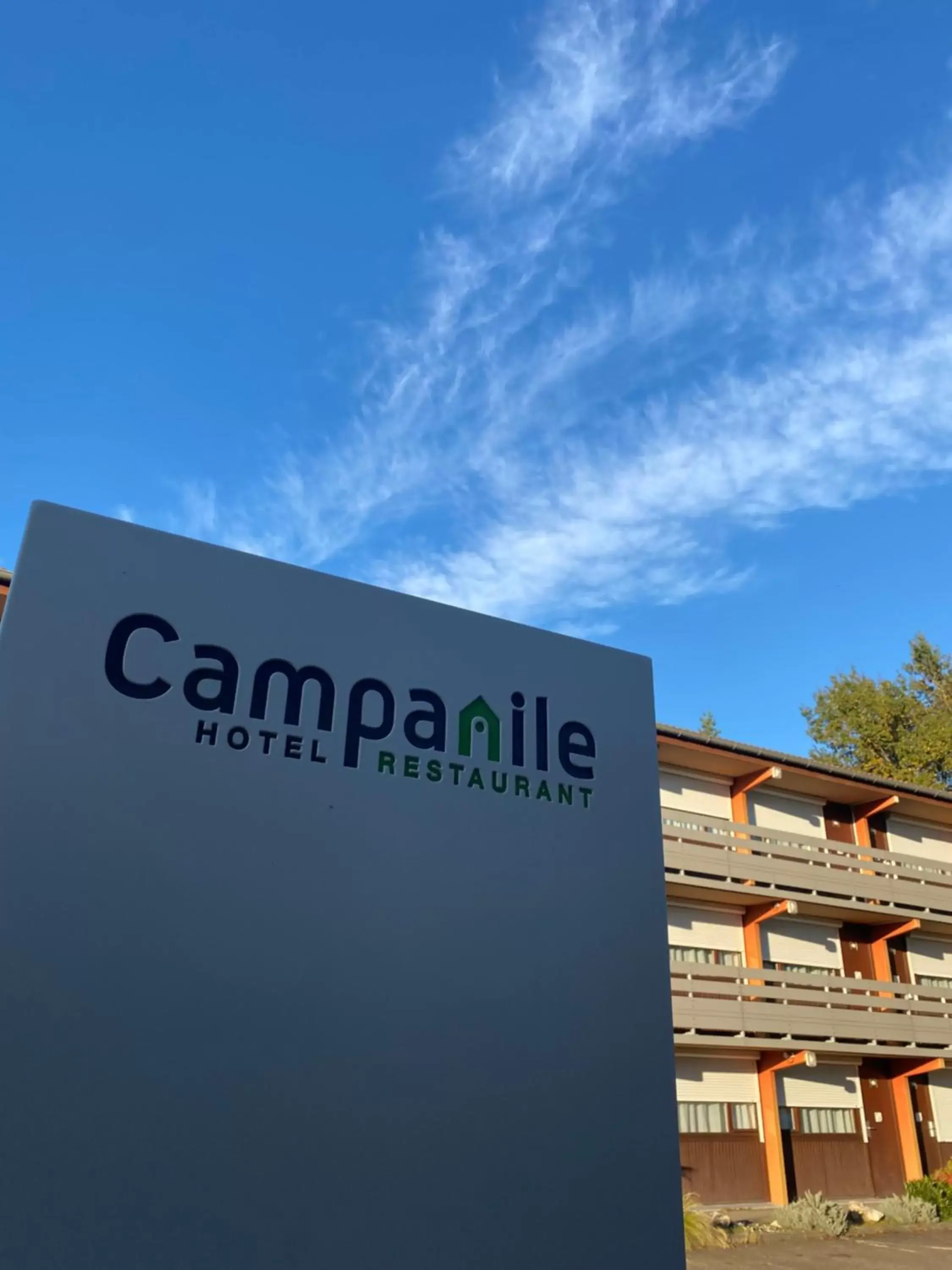 Logo/Certificate/Sign, Property Building in Hôtel Campanile Cahors