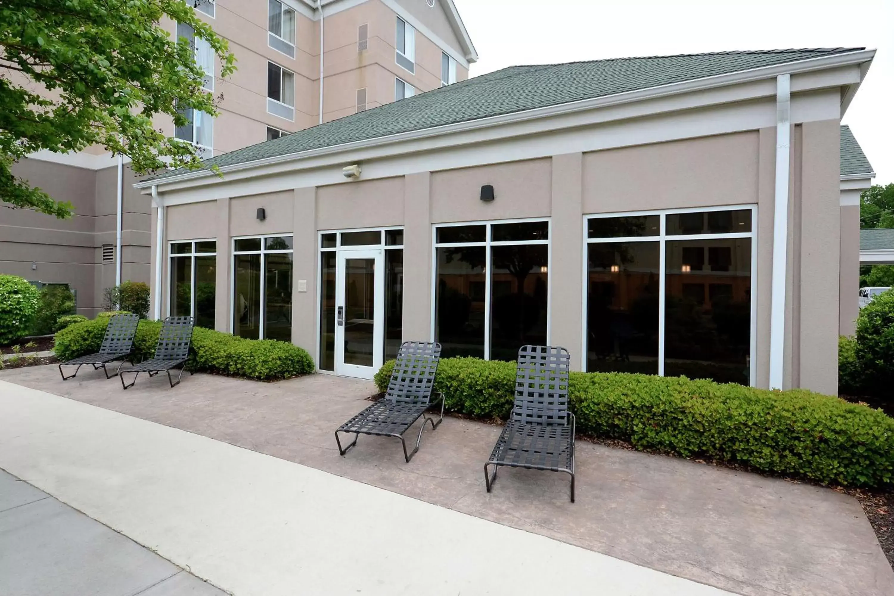 Patio, Property Building in Hilton Garden Inn Greensboro