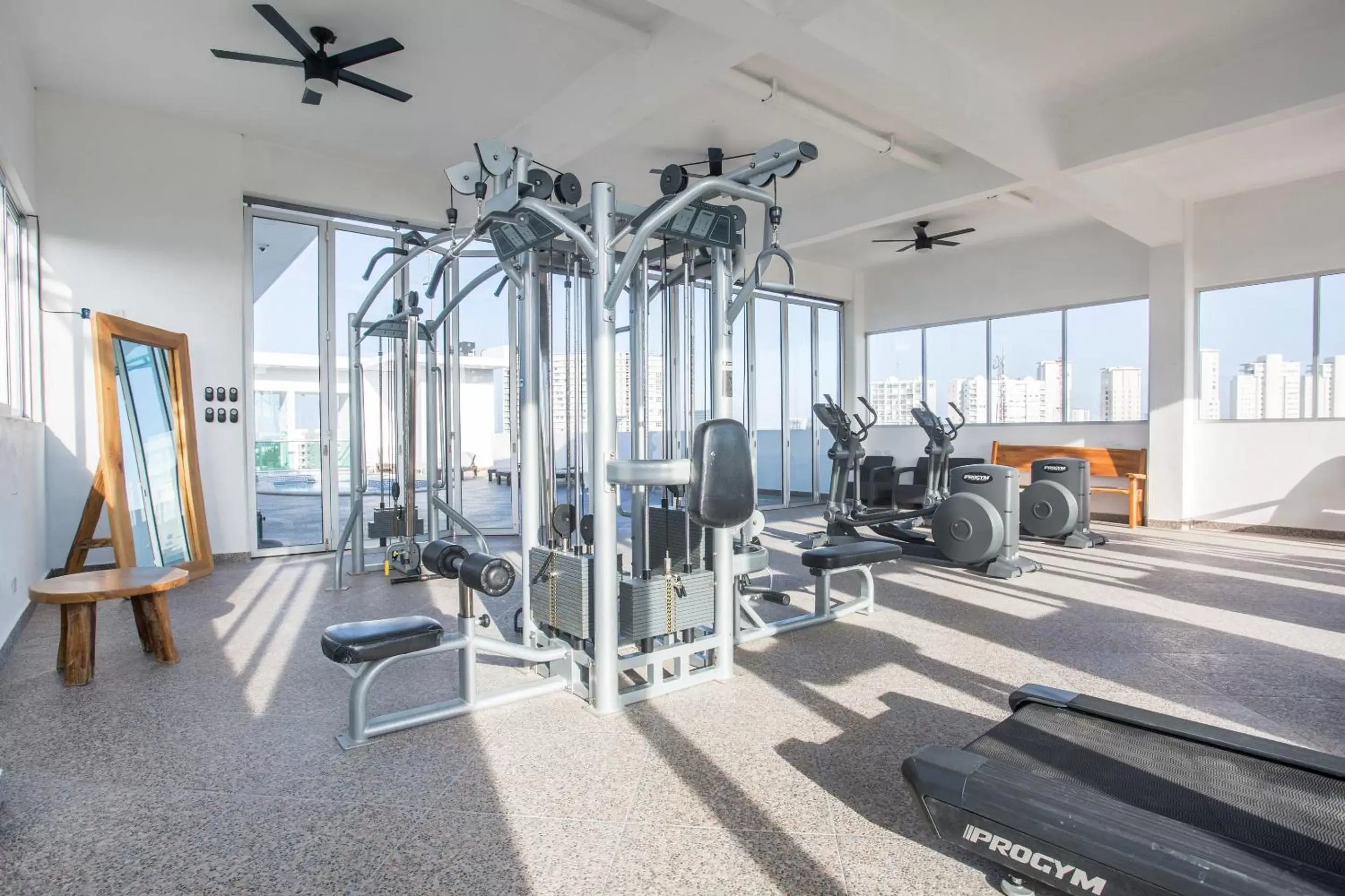 Fitness centre/facilities, Fitness Center/Facilities in Capital O Cancun Ocean View, Cancún