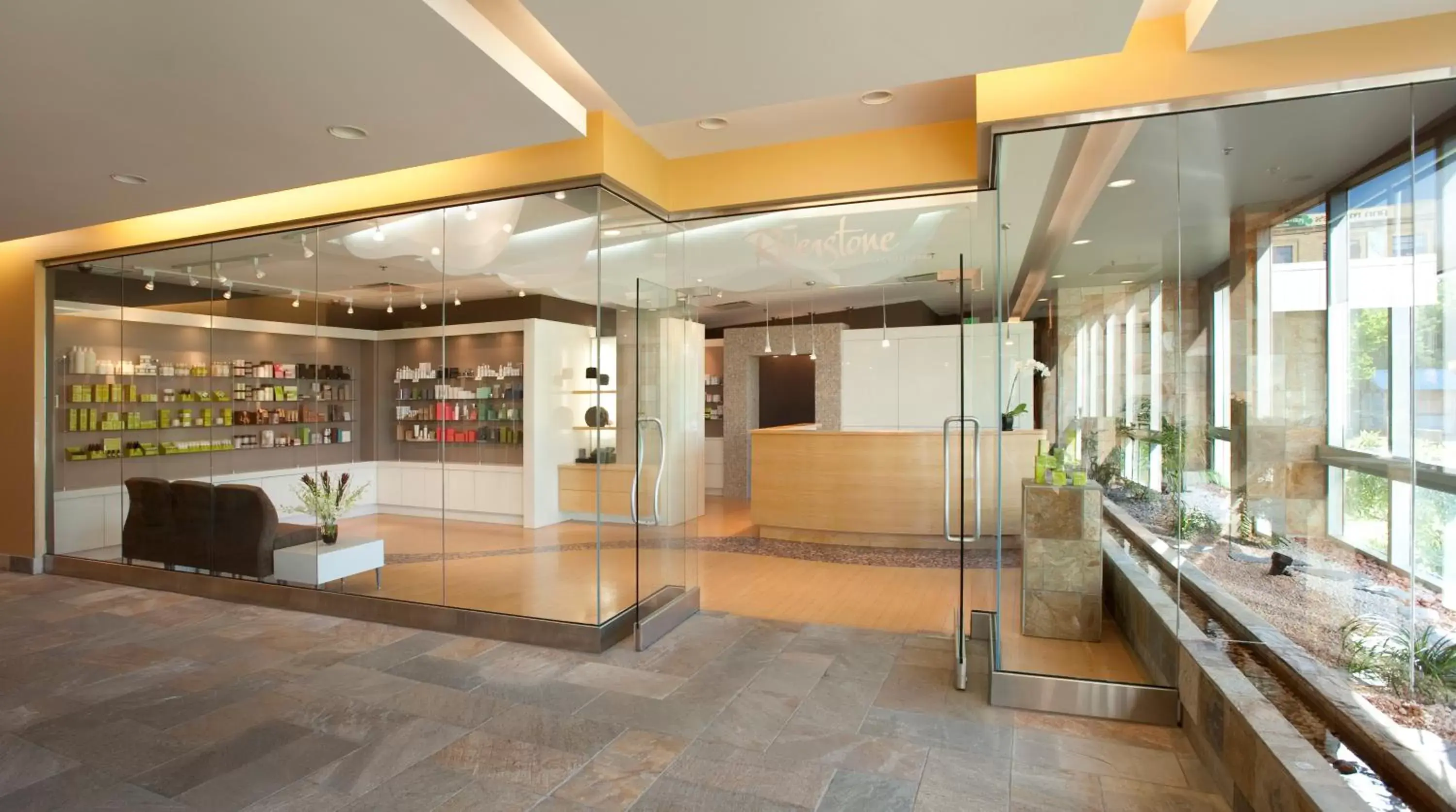 Spa and wellness centre/facilities, Lobby/Reception in Inn at the Forks