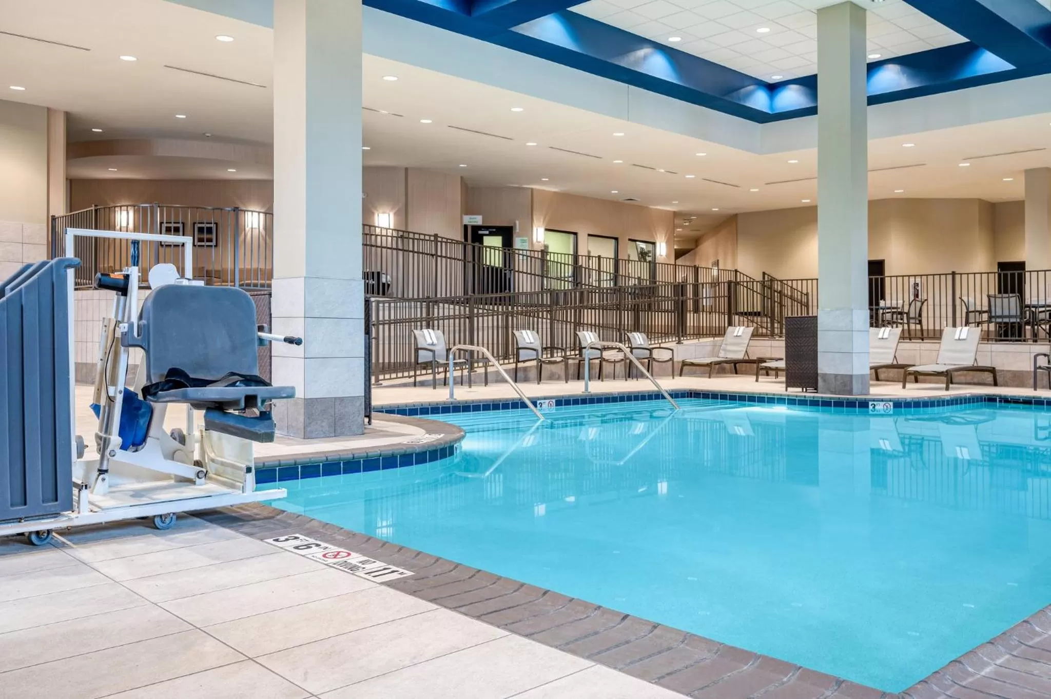 Swimming pool in Holiday Inn - Terre Haute by IHG