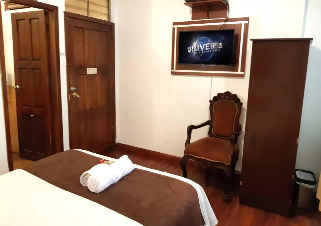 Property building, Bed in La Merced Plaza Hospedaje