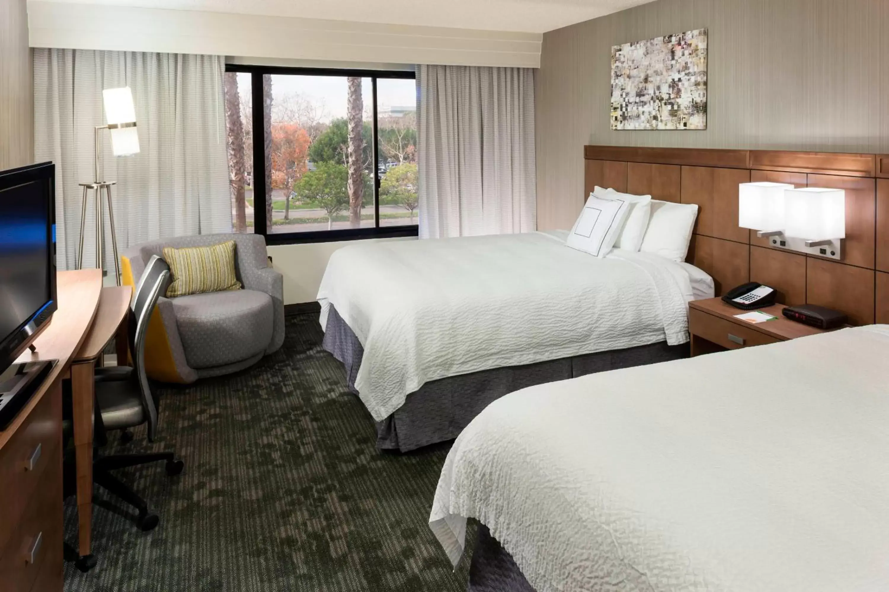 Photo of the whole room, Bed in Courtyard by Marriott Cypress Anaheim / Orange County
