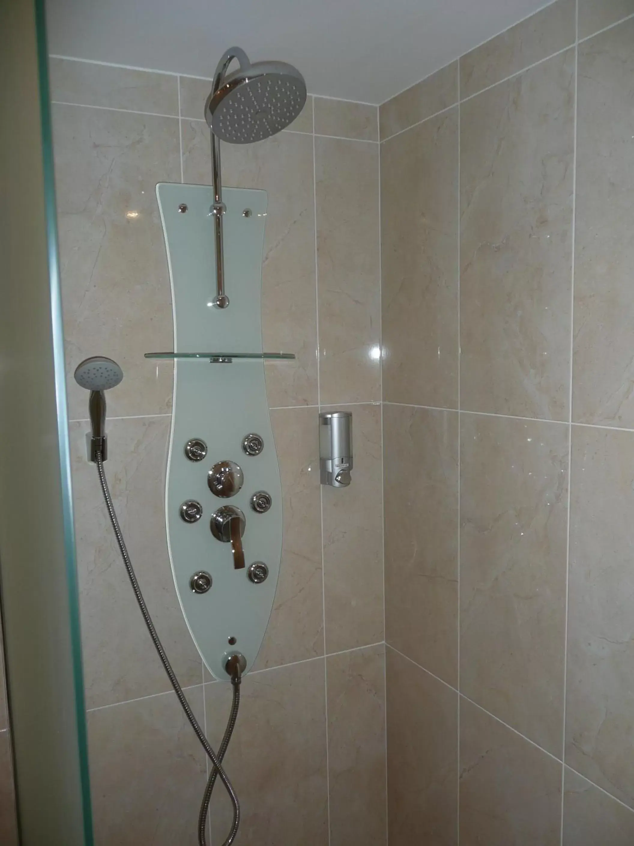 Shower, Bathroom in La Colline aux Yeux Doubs