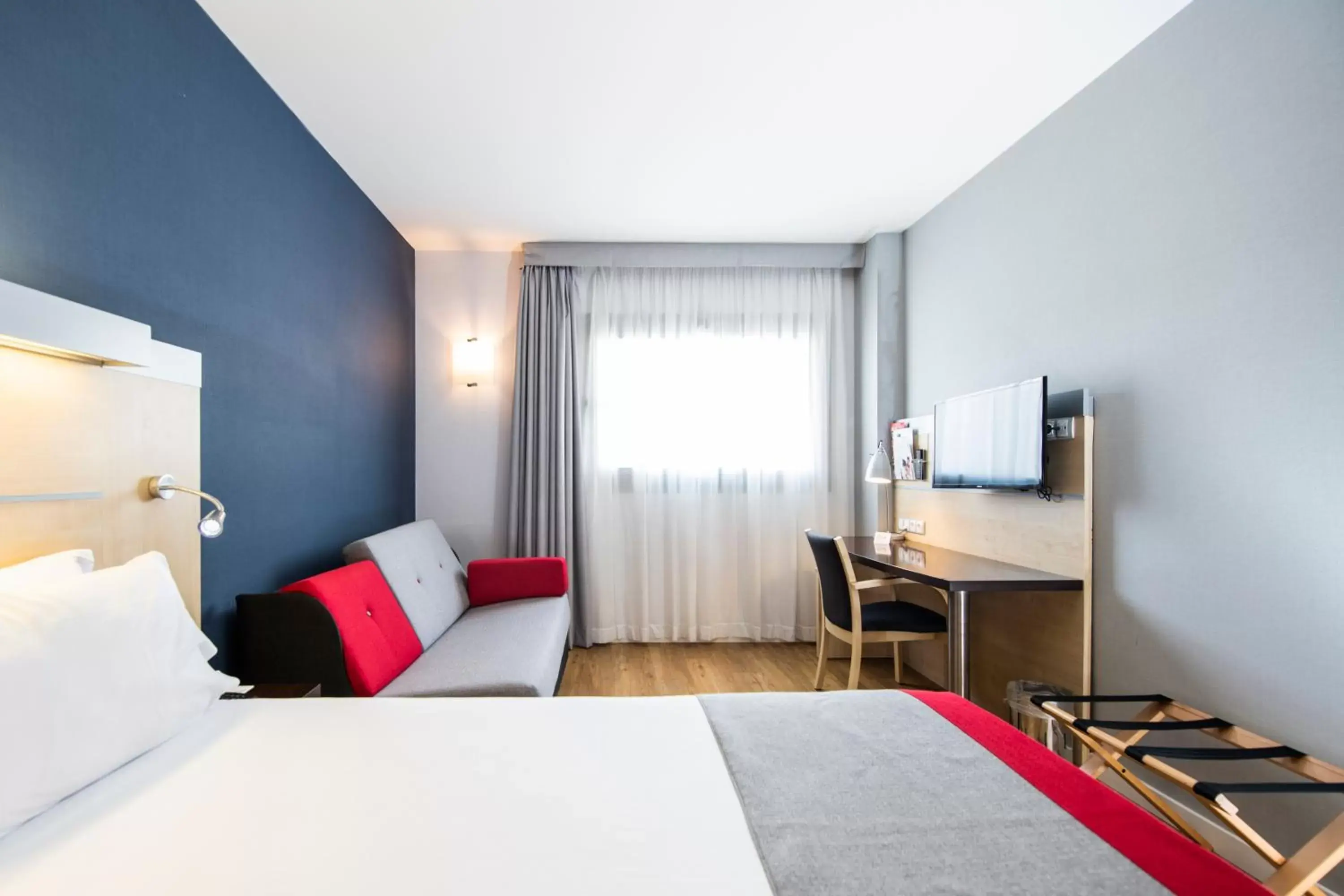Bed in Holiday Inn Express Sant Cugat by IHG Bed in Holiday Inn Express Sant Cugat by IHG