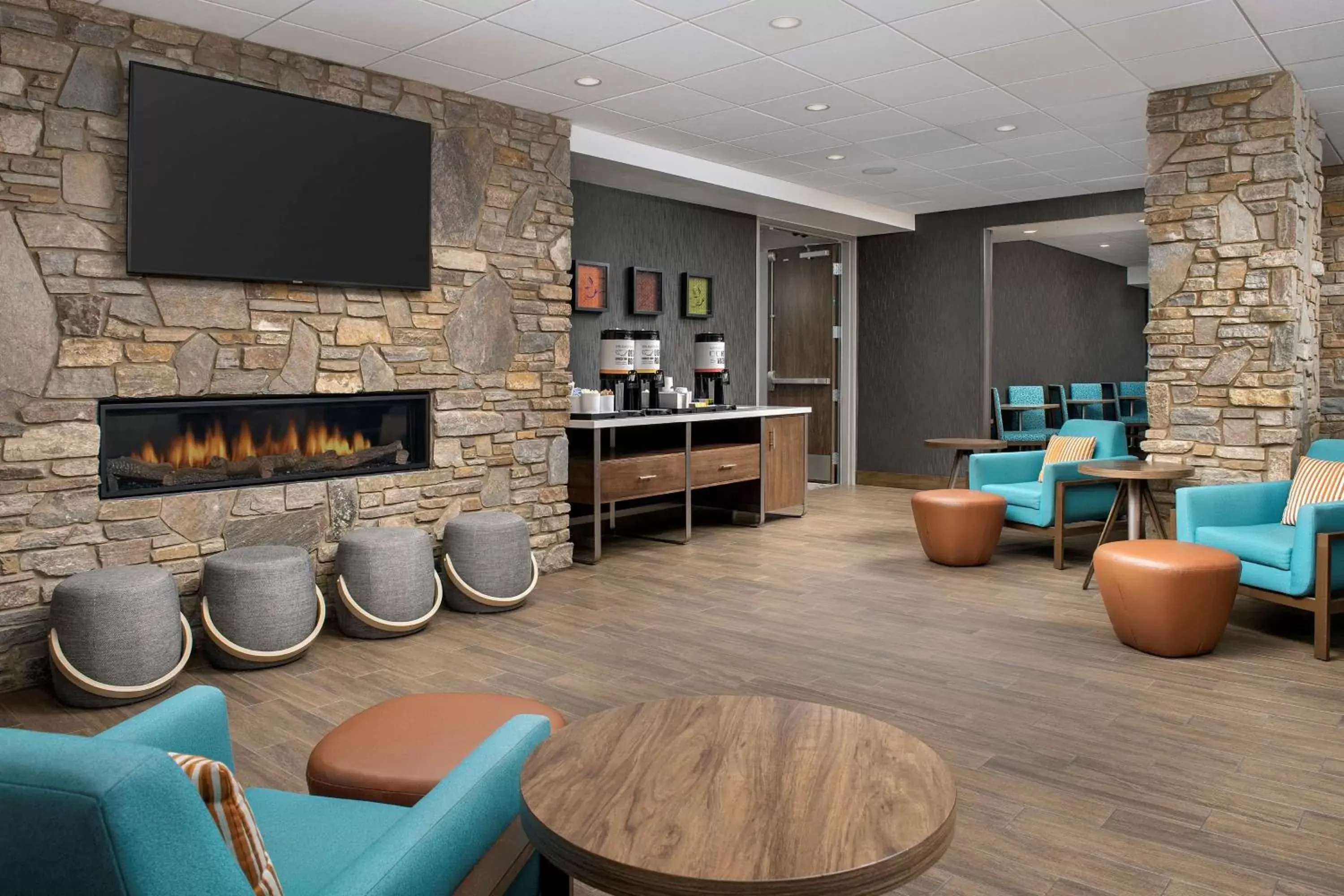 Lobby or reception, Lounge/Bar in Hampton Inn & Suites Rapid City Rushmore, SD