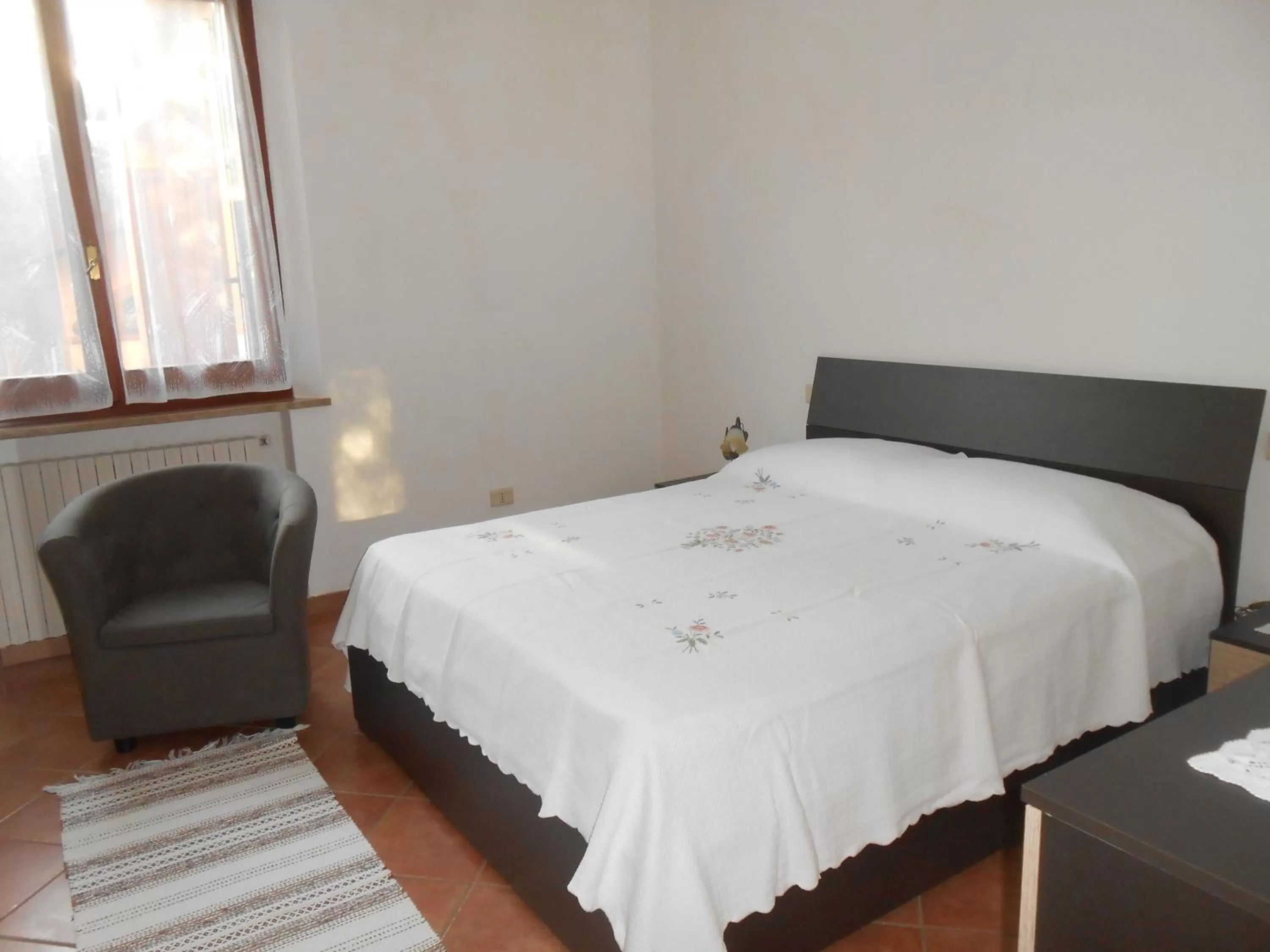 Double Room with Shared Bathroom in Orto degli Ulivi