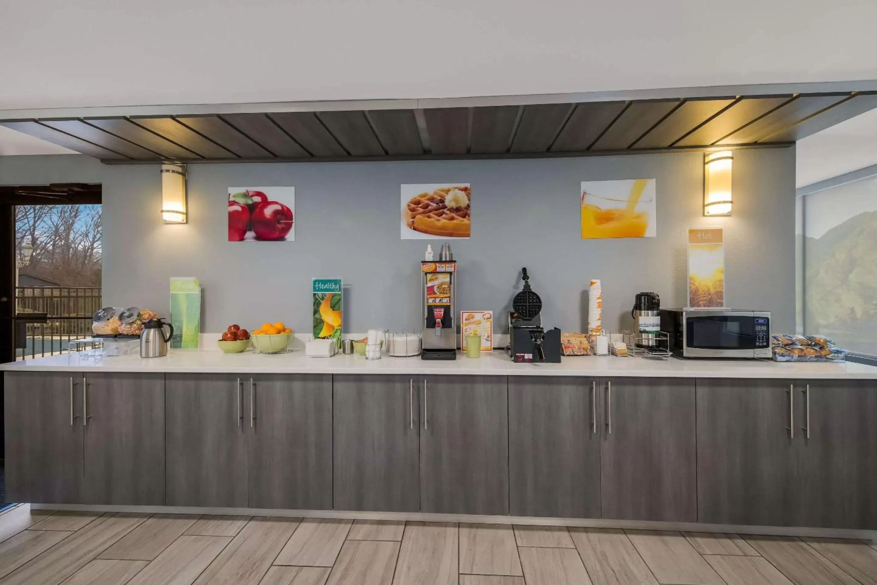 Breakfast, Restaurant/Places to Eat in Quality Inn Asheville Airport