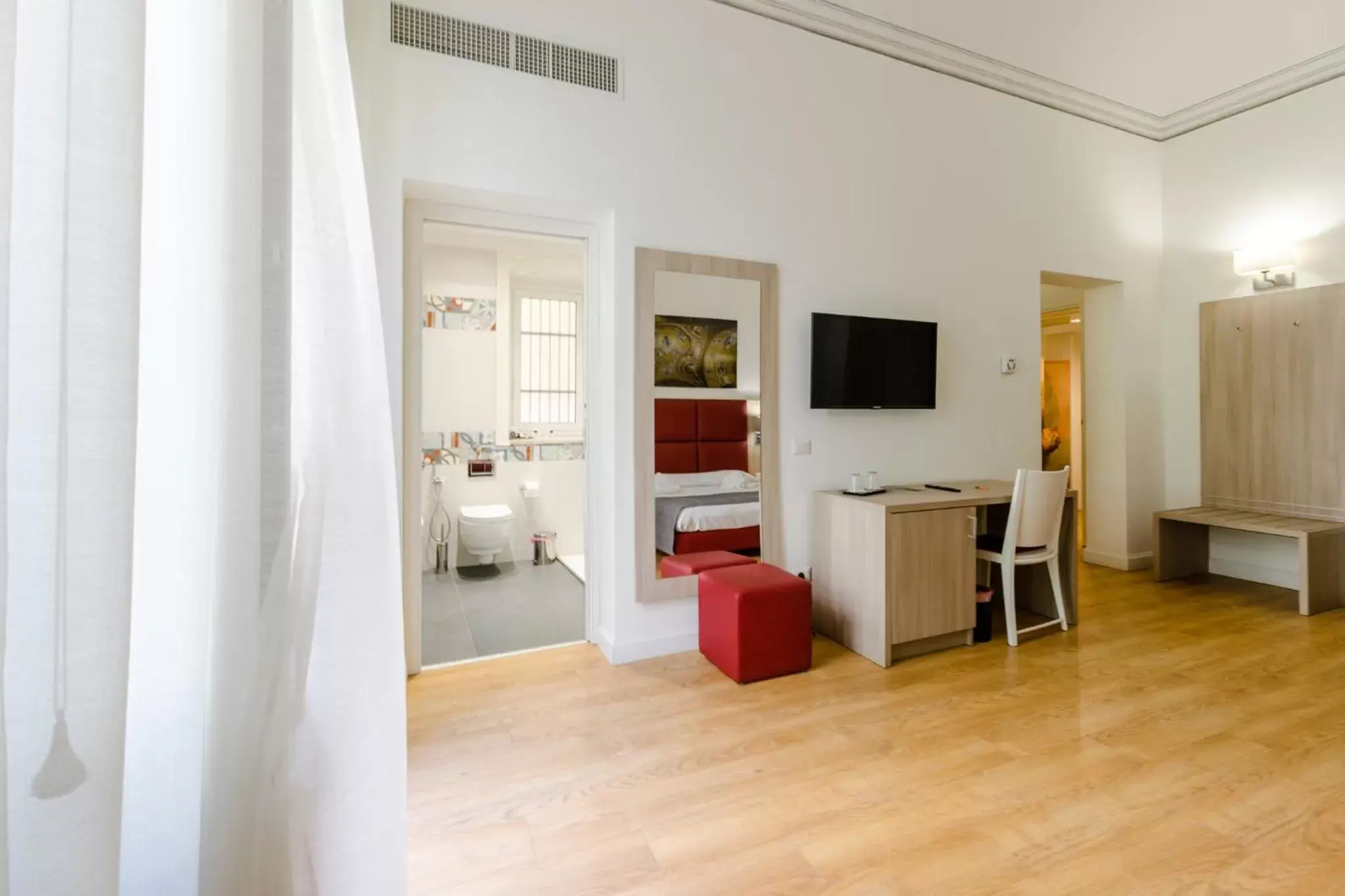 Seating area, TV/Entertainment Center in Belmonte102 Esclusive Suites