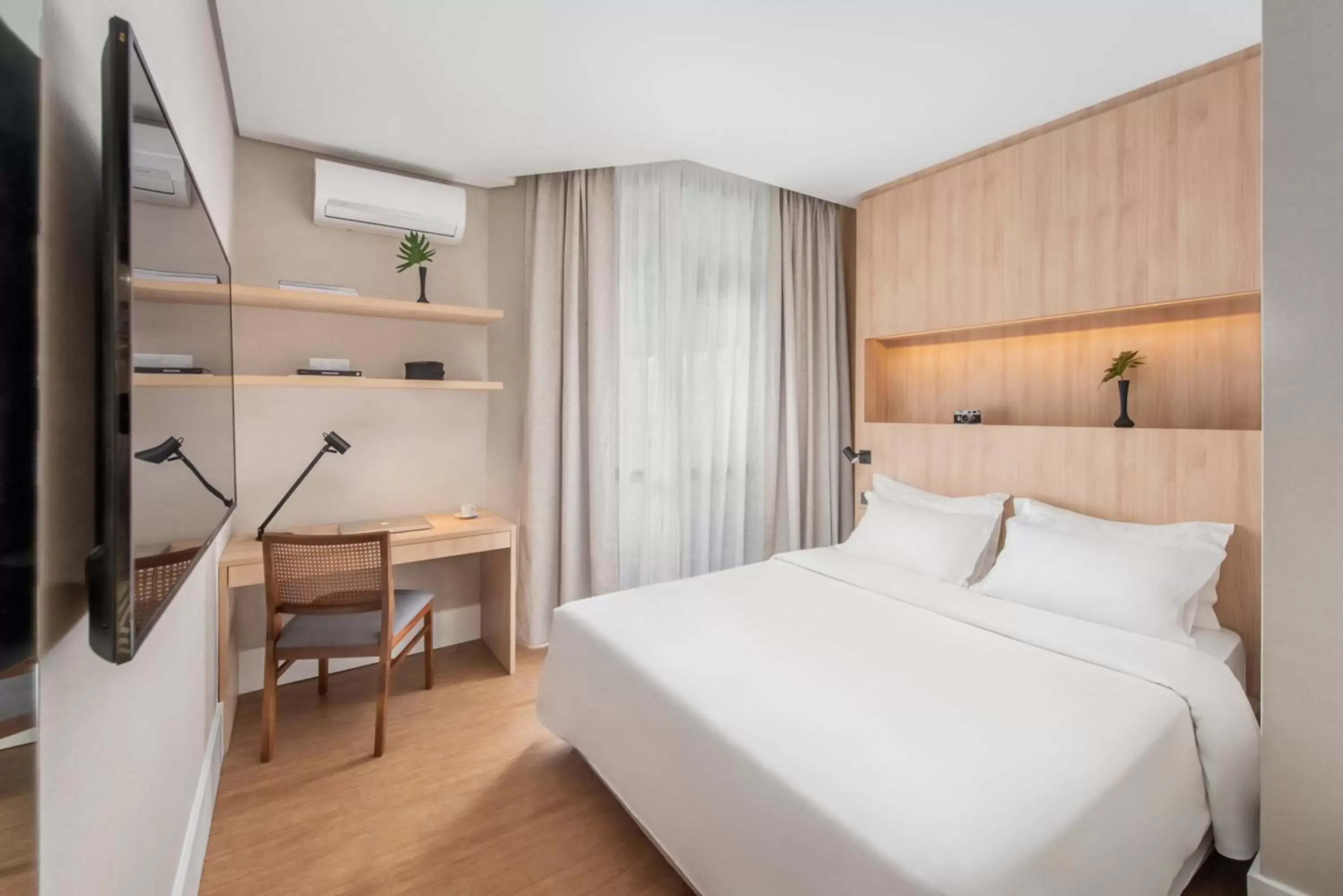 Photo of the whole room, Bed in Address São Paulo Faria Lima by Intercity