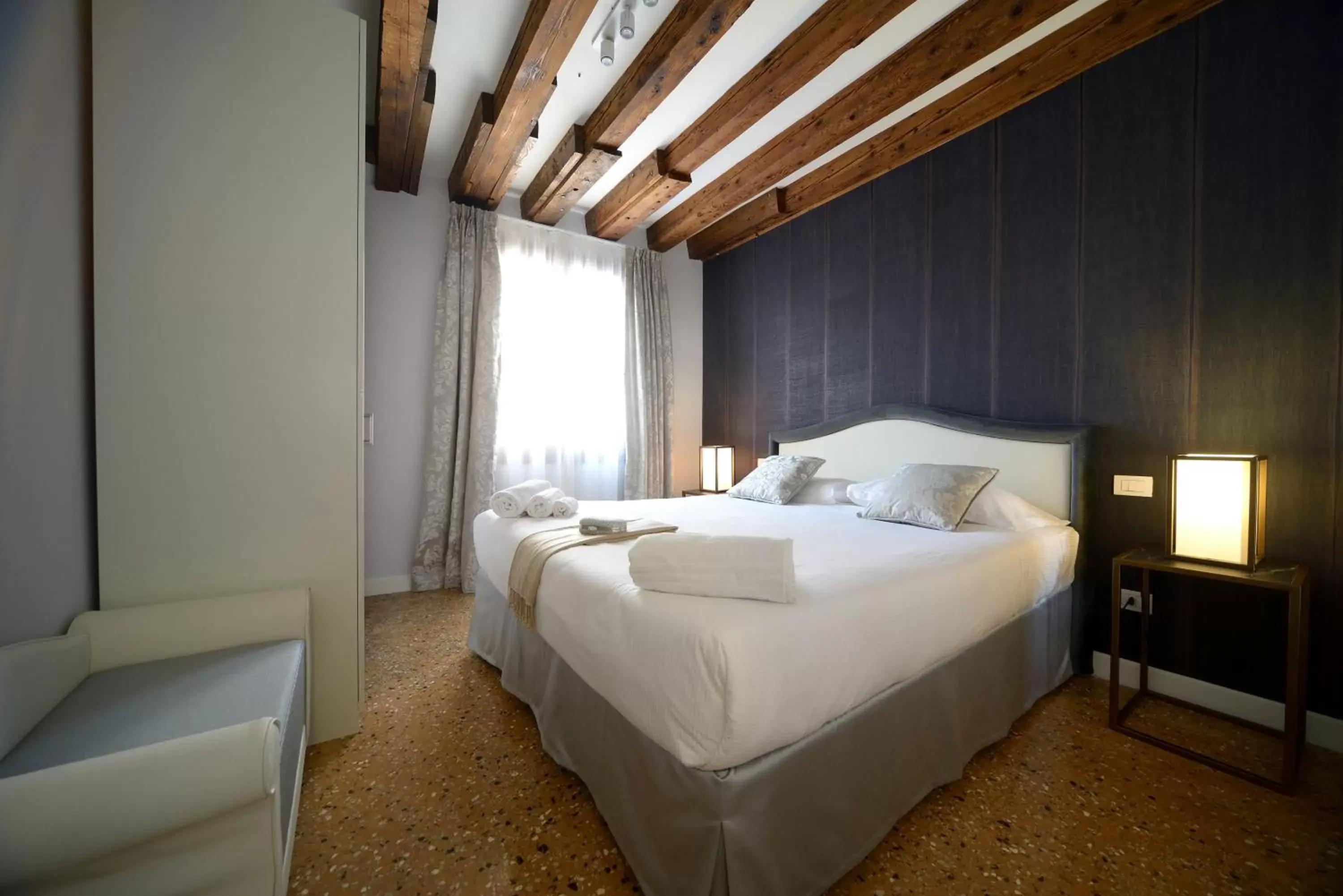 Bedroom, Bed in Residence La Fenice