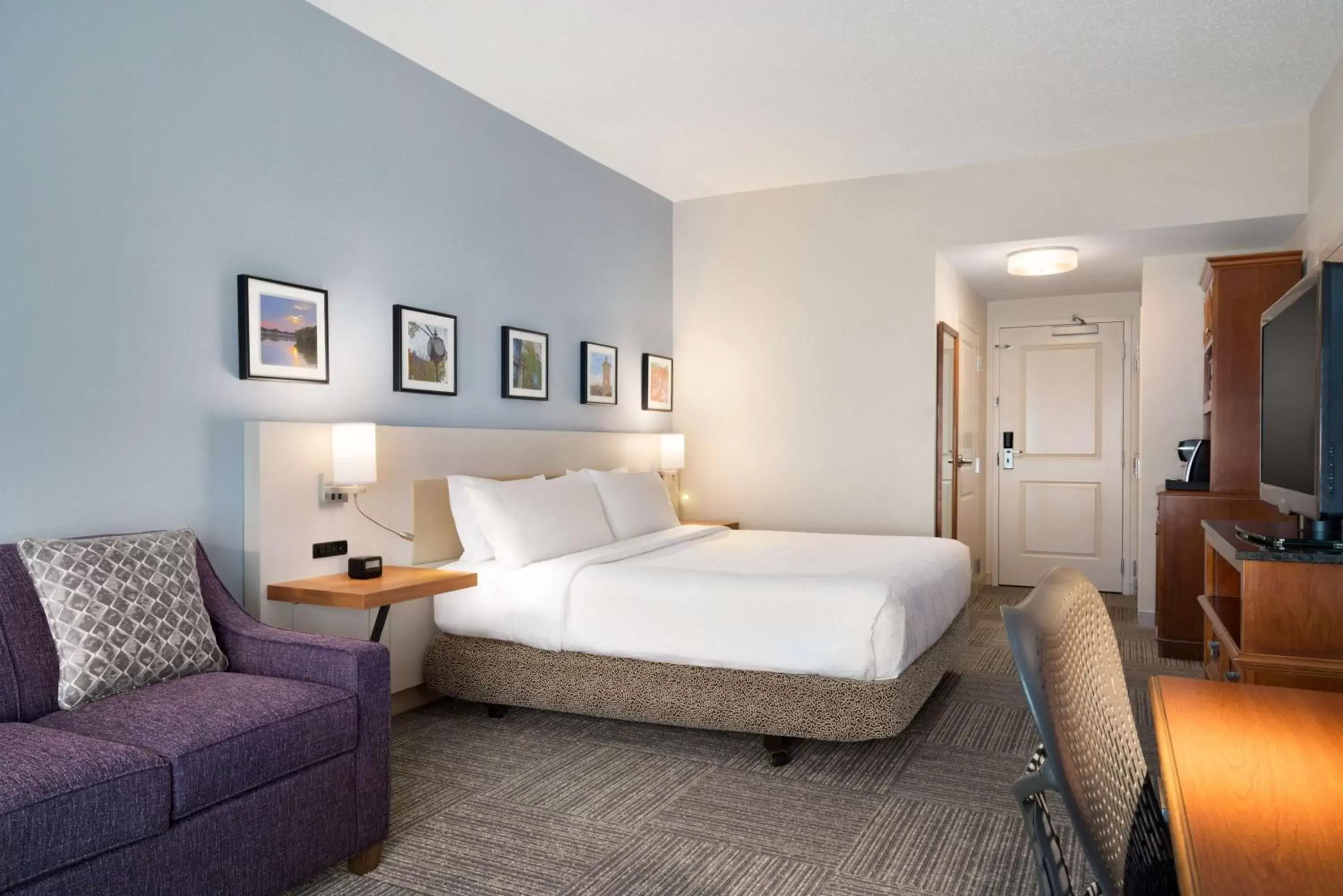 Bedroom, Bed in Hilton Garden Inn Wilkes-Barre
