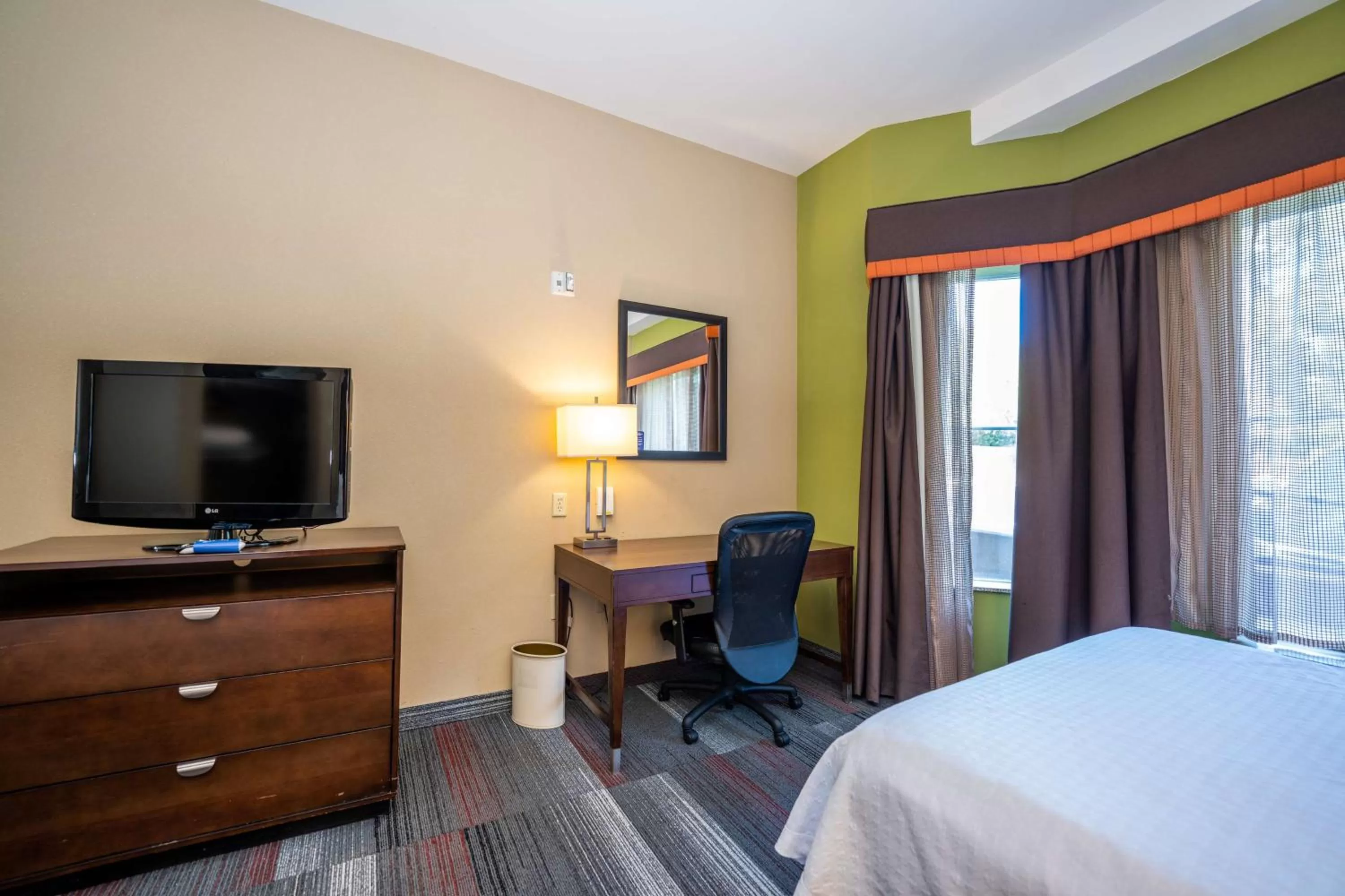 Bedroom, Bed in Homewood Suites by Hilton Birmingham-SW-Riverchase-Galleria
