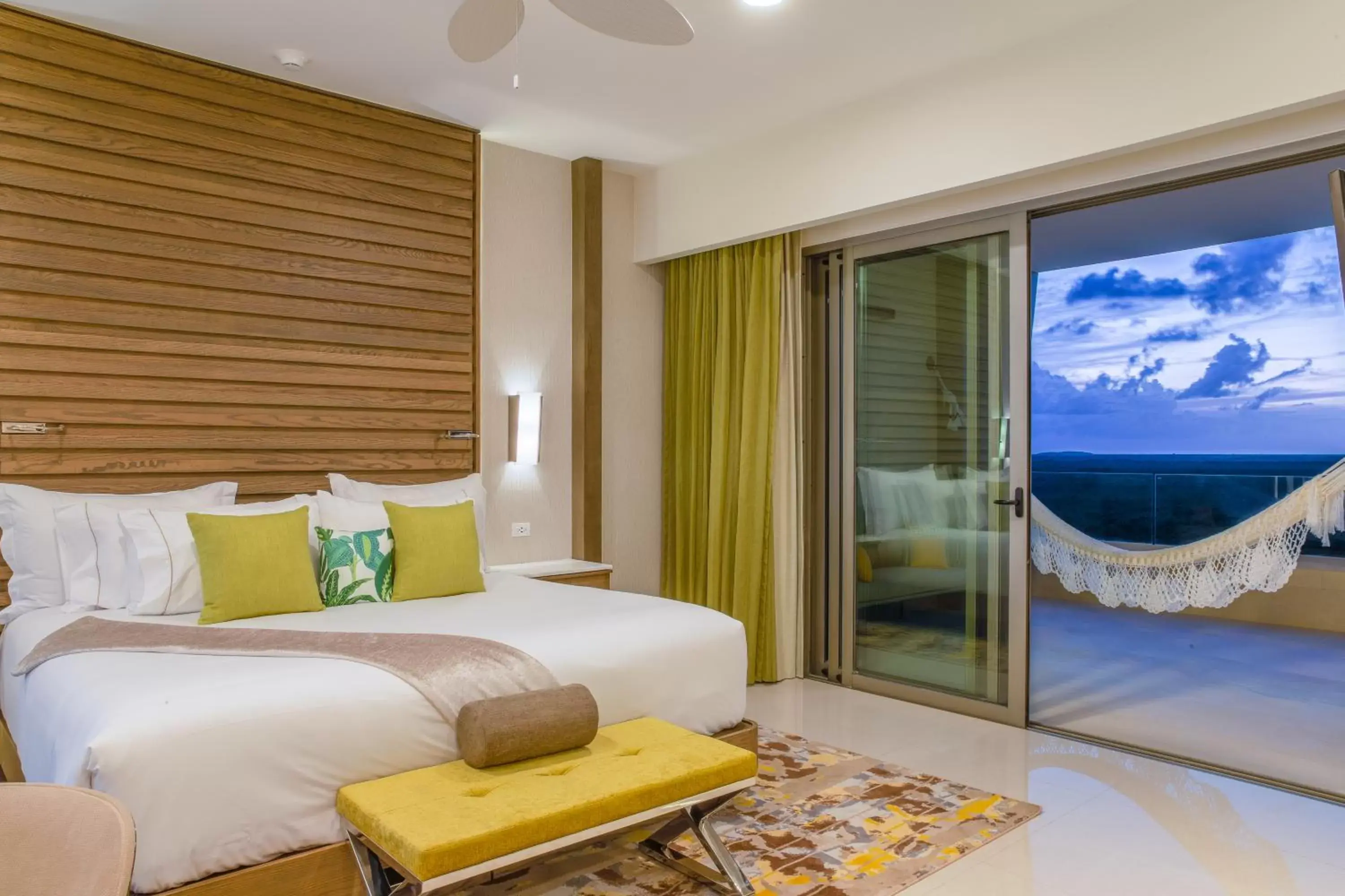Bedroom, Bed in Garza Blanca Resort & Spa Cancun