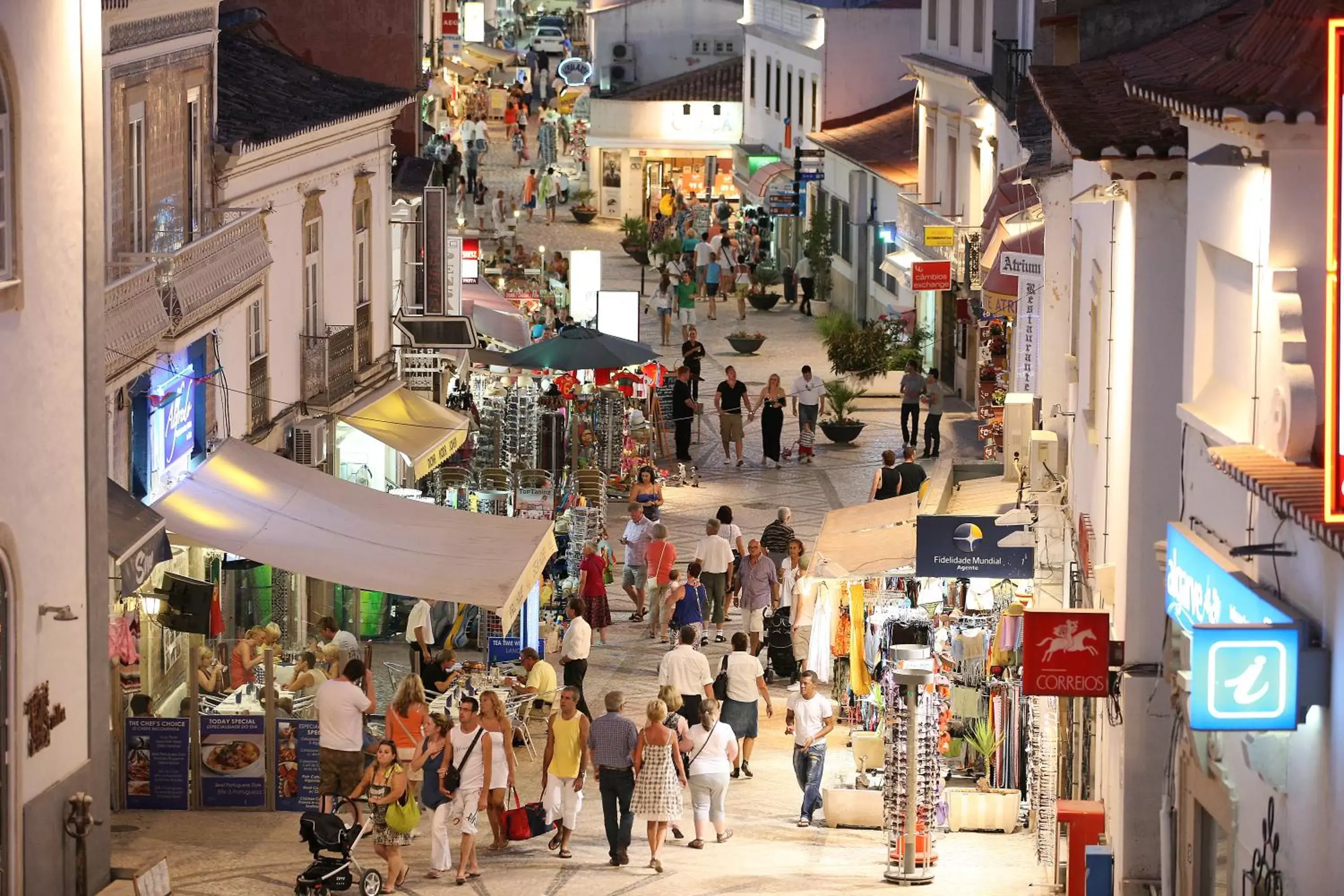 Neighbourhood, Supermarket/Shops in Luna Solaqua