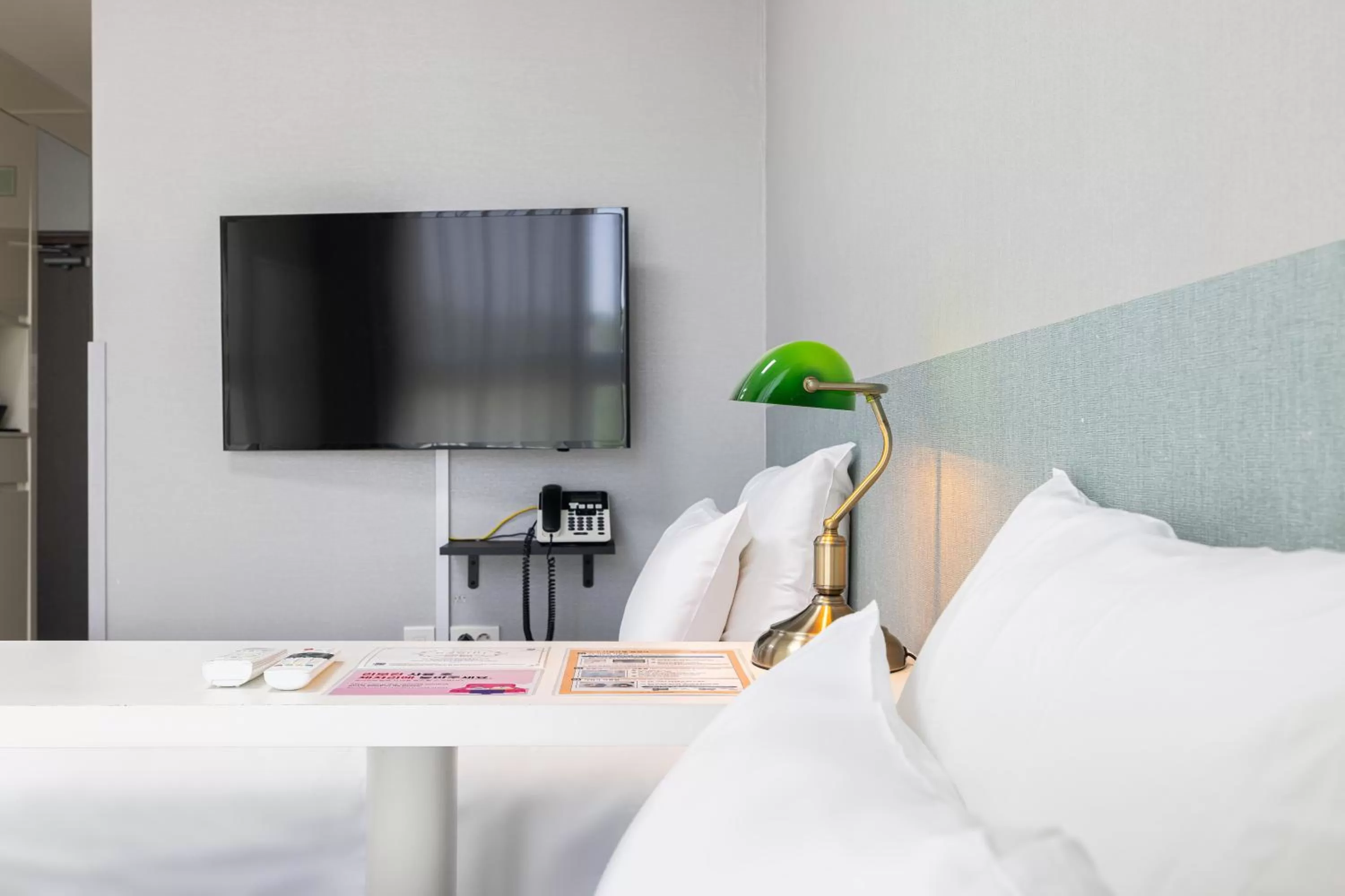 Bed in GL City Hotel Incheon Airport