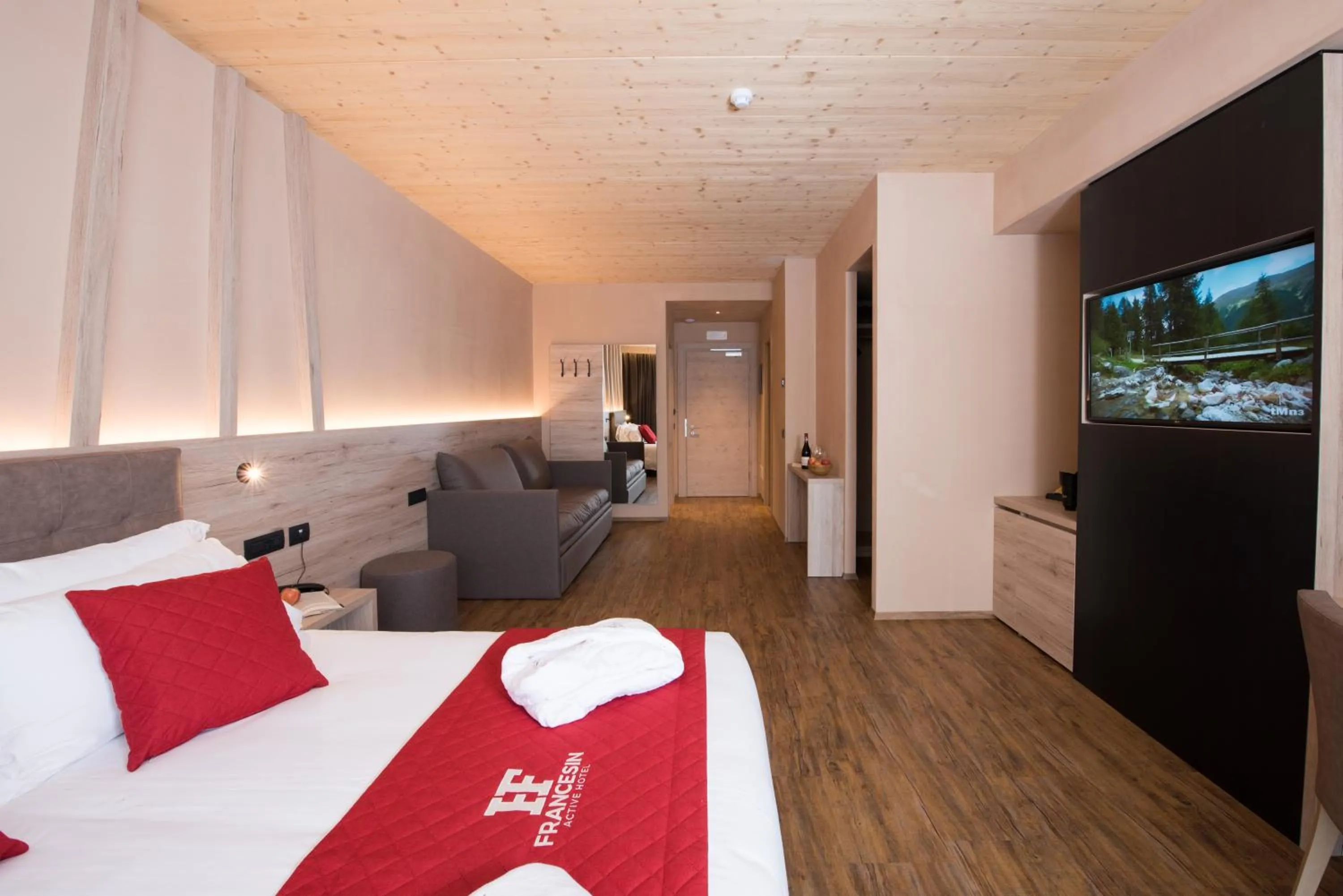 Photo of the whole room, Bed in Francesin Active Hotel