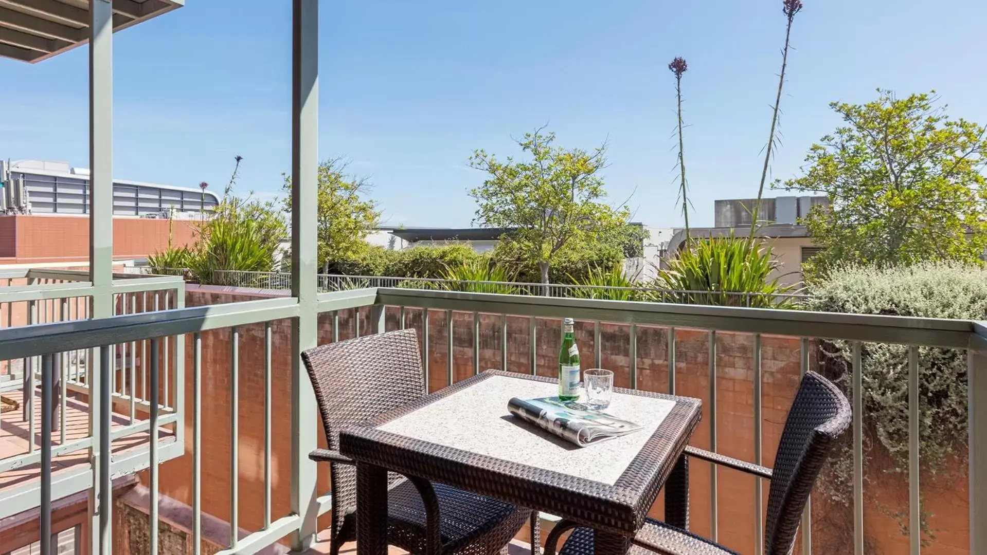 Balcony/Terrace in Oaks Sydney Goldsbrough Suites