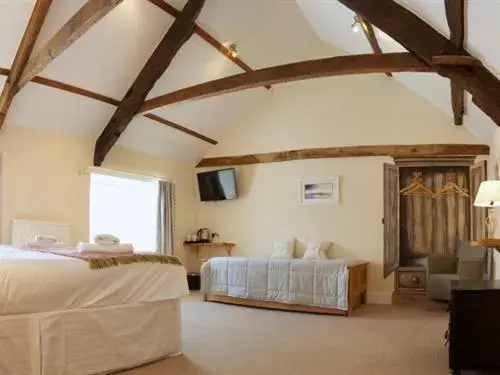 Superior Triple Room in The Anchor Inn Superior Triple Room in The Anchor Inn