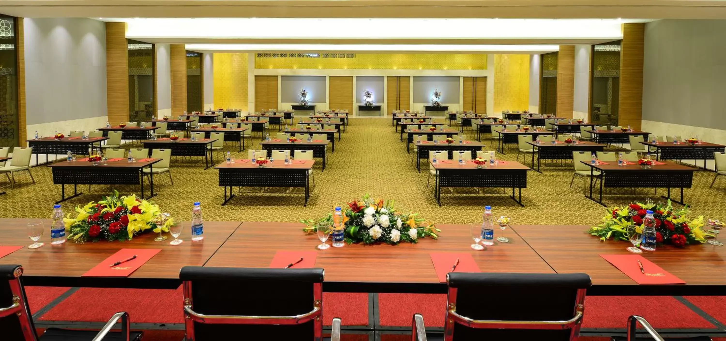 Business facilities in Daspalla Hyderabad