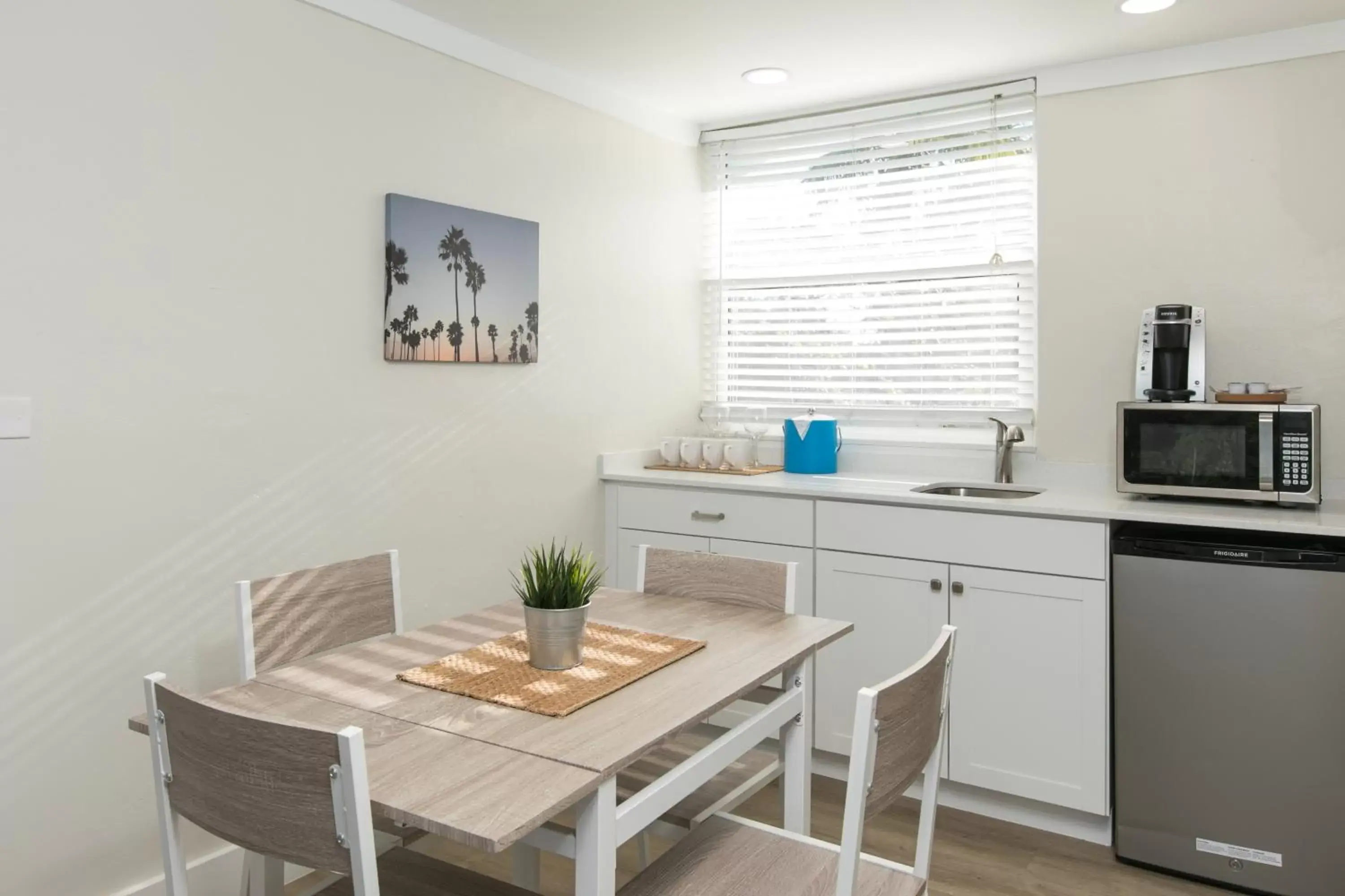 Kitchen or kitchenette, Kitchen/Kitchenette in La Jolla Resort