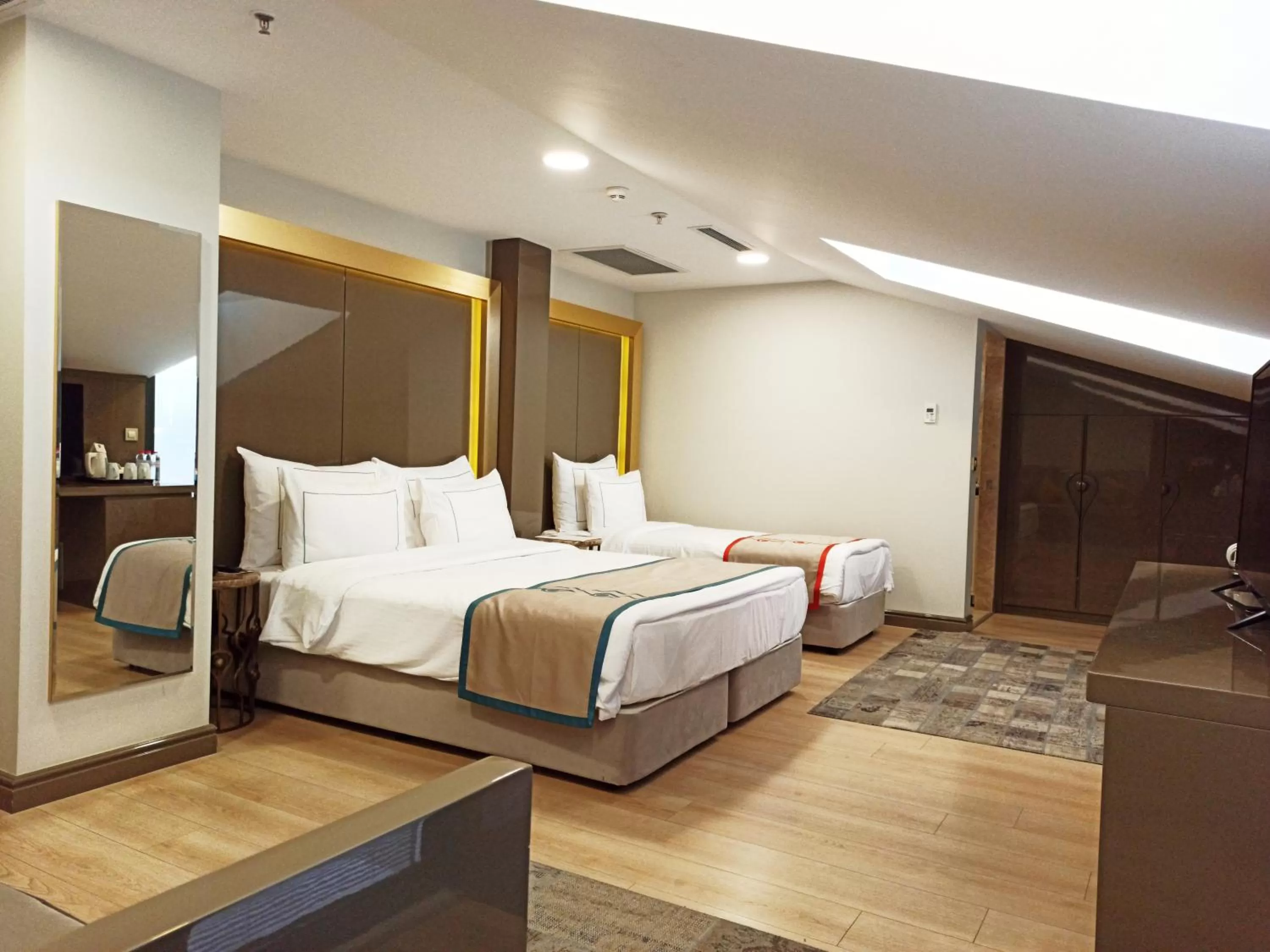 Bedroom, Bed in Peyk Hotel Oldcity