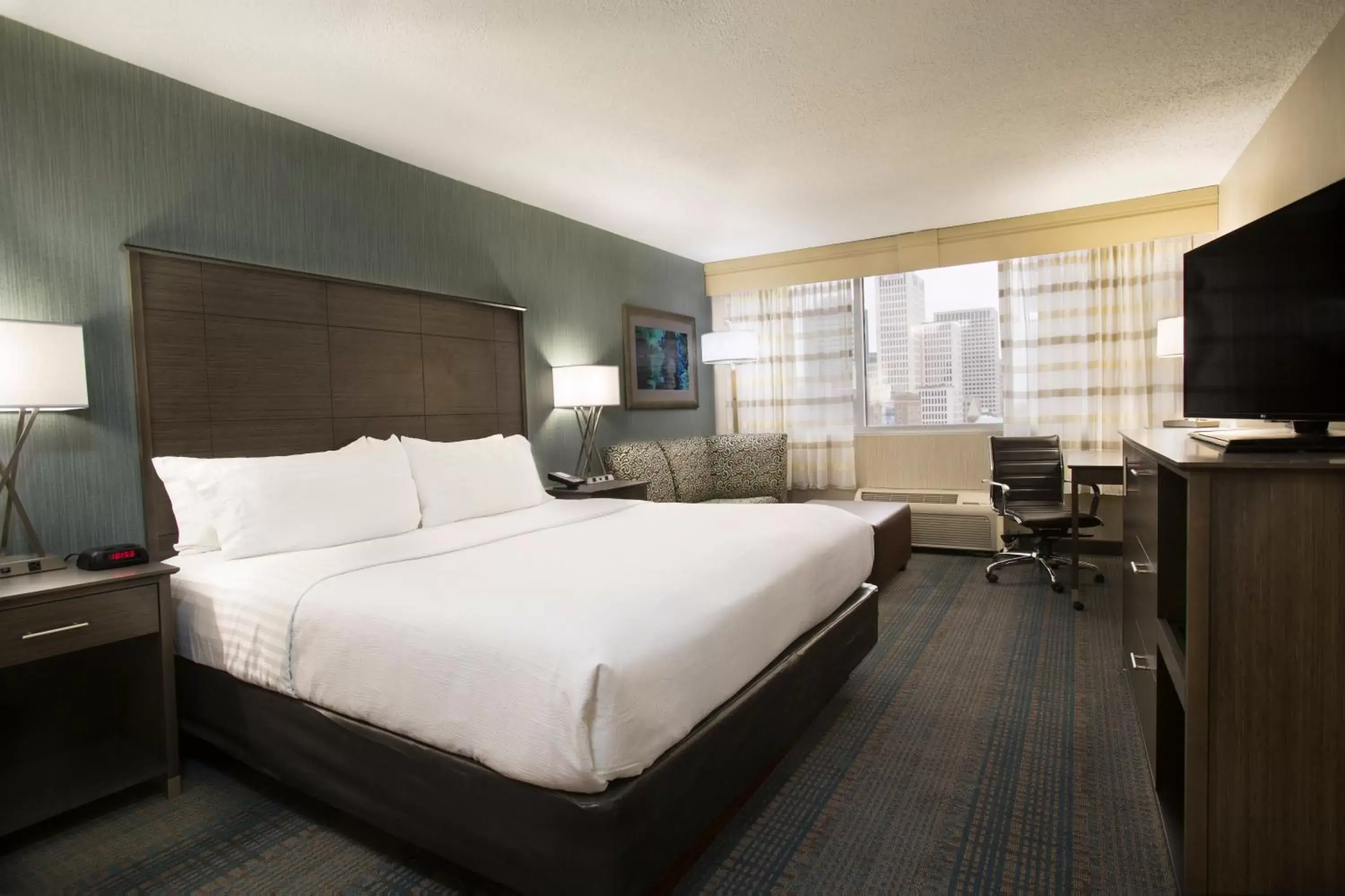 Photo of the whole room in Holiday Inn Columbus Dwtn-Capitol Square, an IHG Hotel
