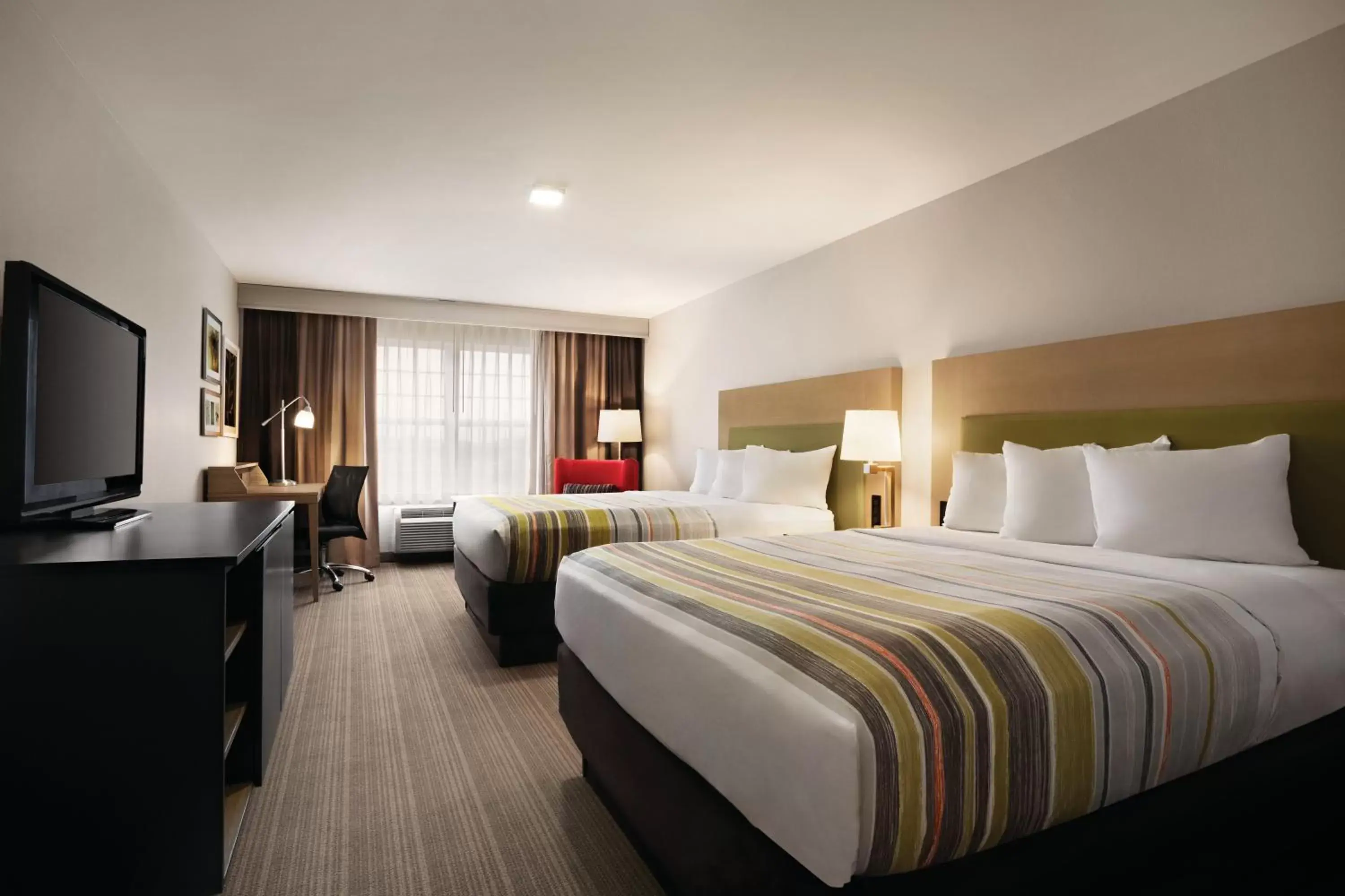 Bed in Country Inn & Suites by Radisson, Bowling Green, KY