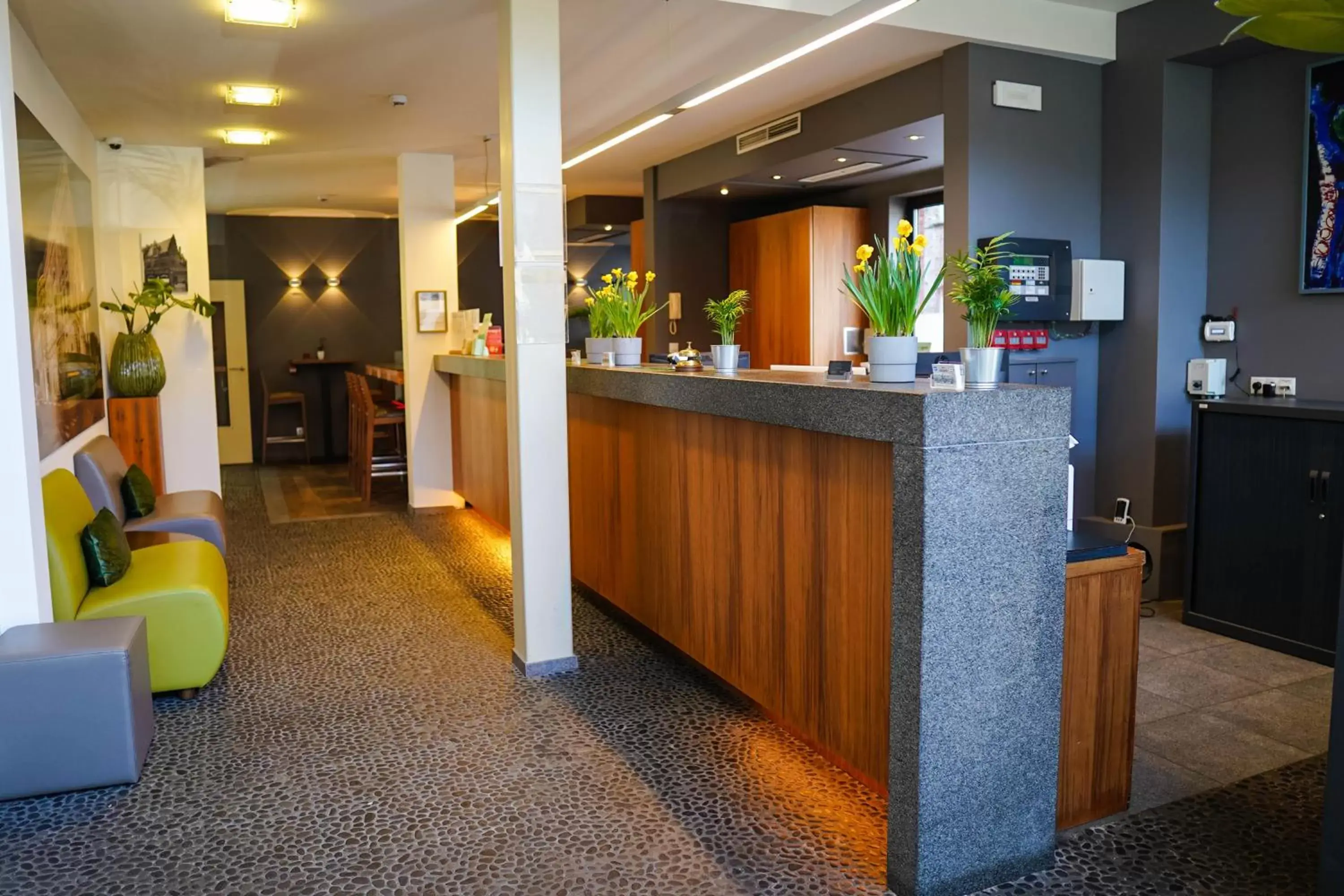 Lobby/Reception in Ghent River Hotel