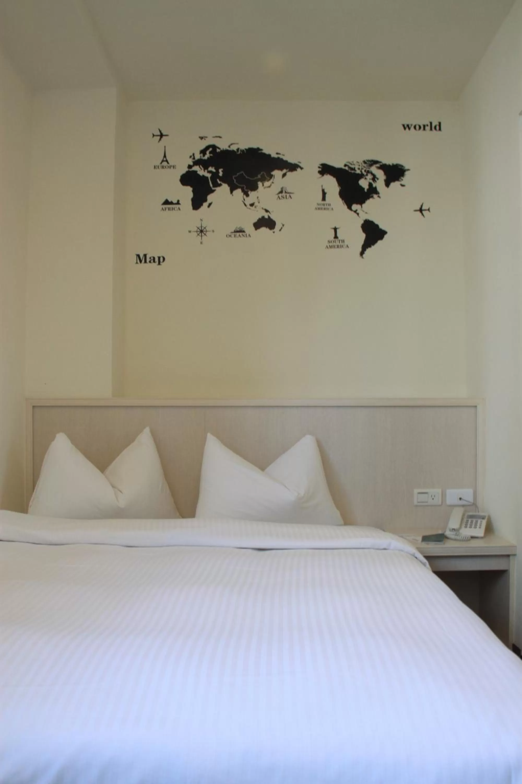 Bedroom, Bed in Century Hotel