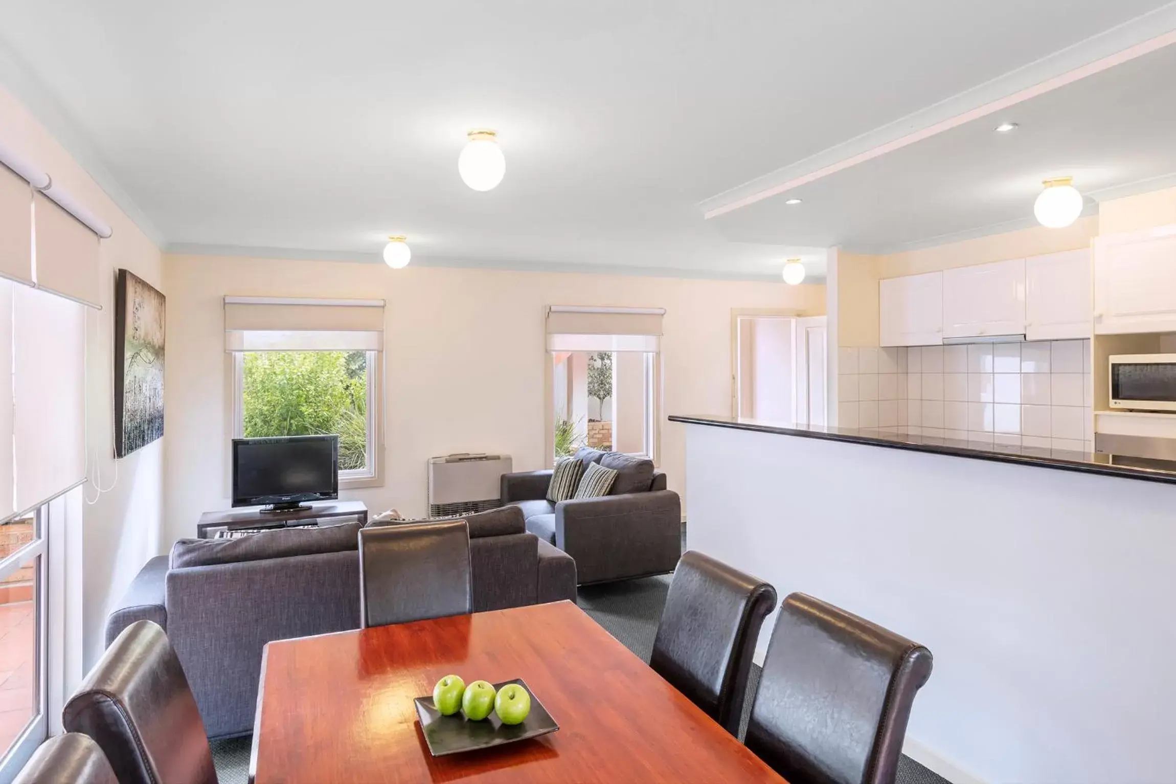 Living room, Dining Area in Hawthorn Gardens Serviced Apartments